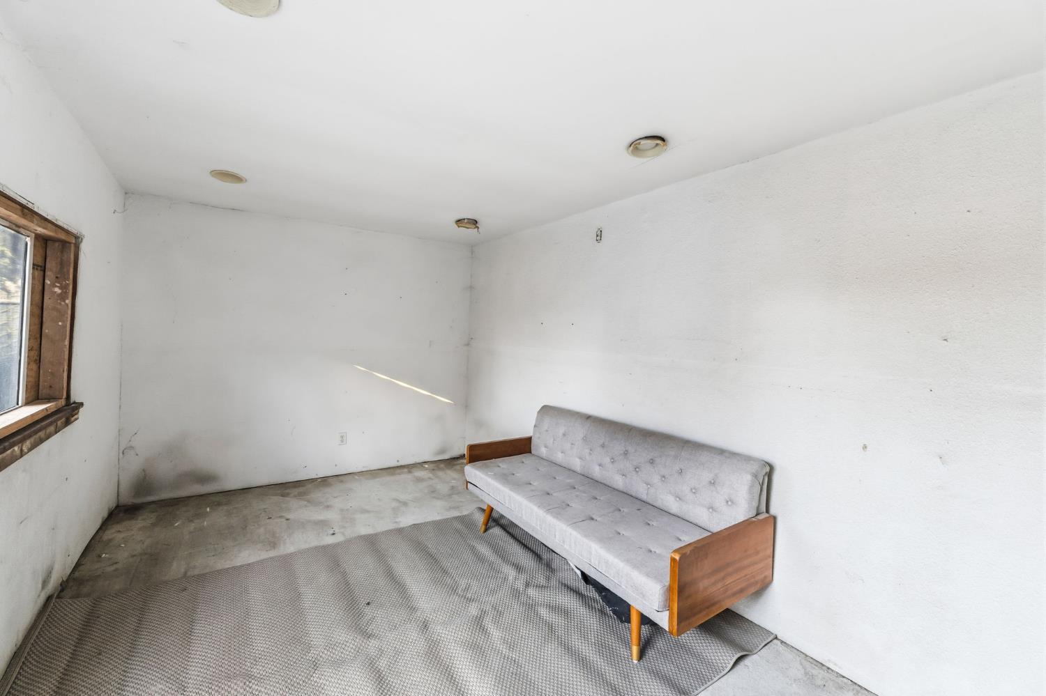 3515 E Lowe Ave, Fresno, CA 93702