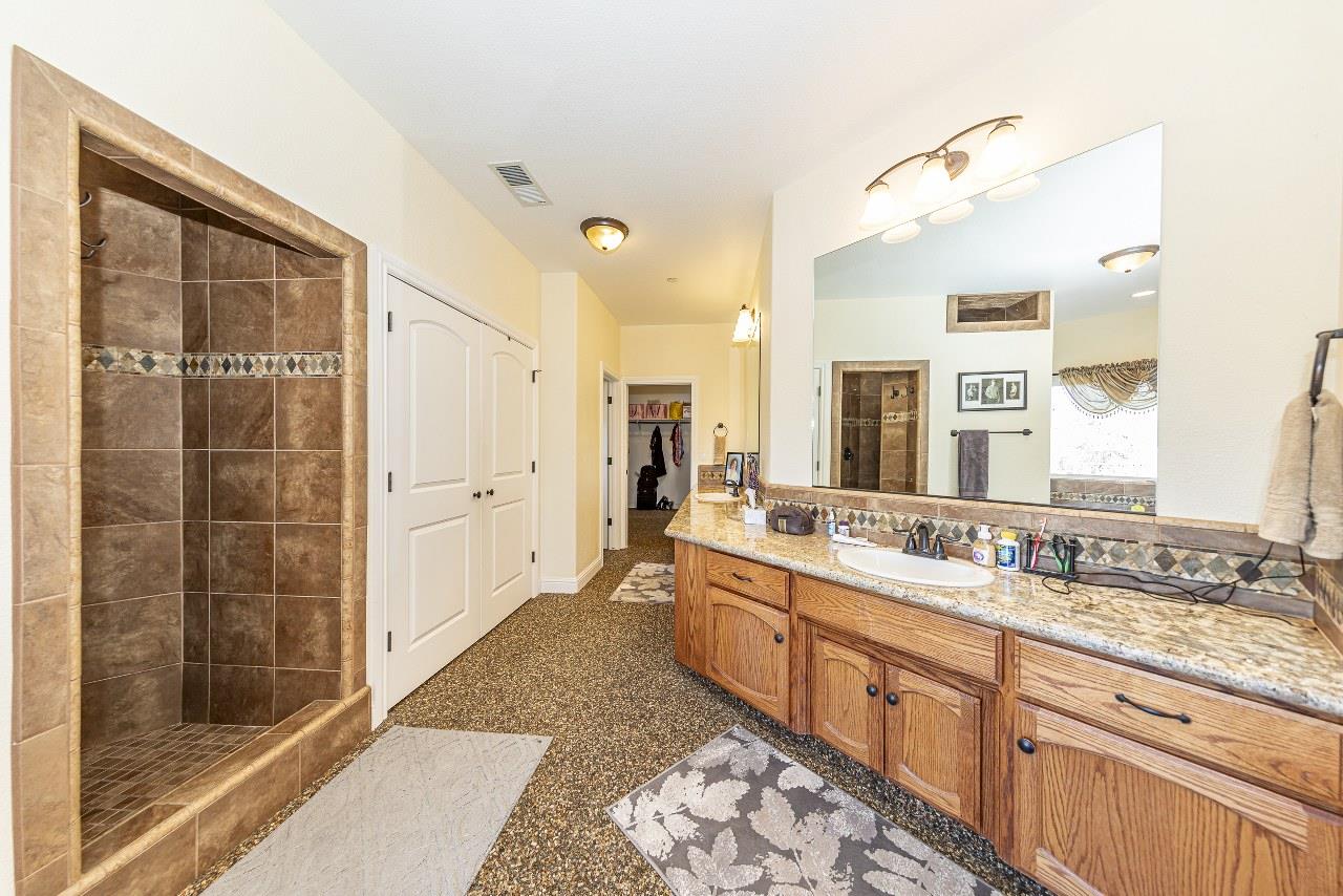 33099 Road 800, Raymond, CA 93653