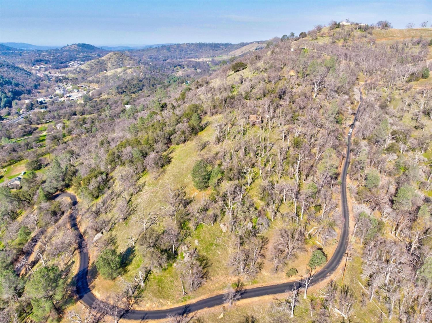 1 Hummingbird Ln, Coarsegold, CA 93614