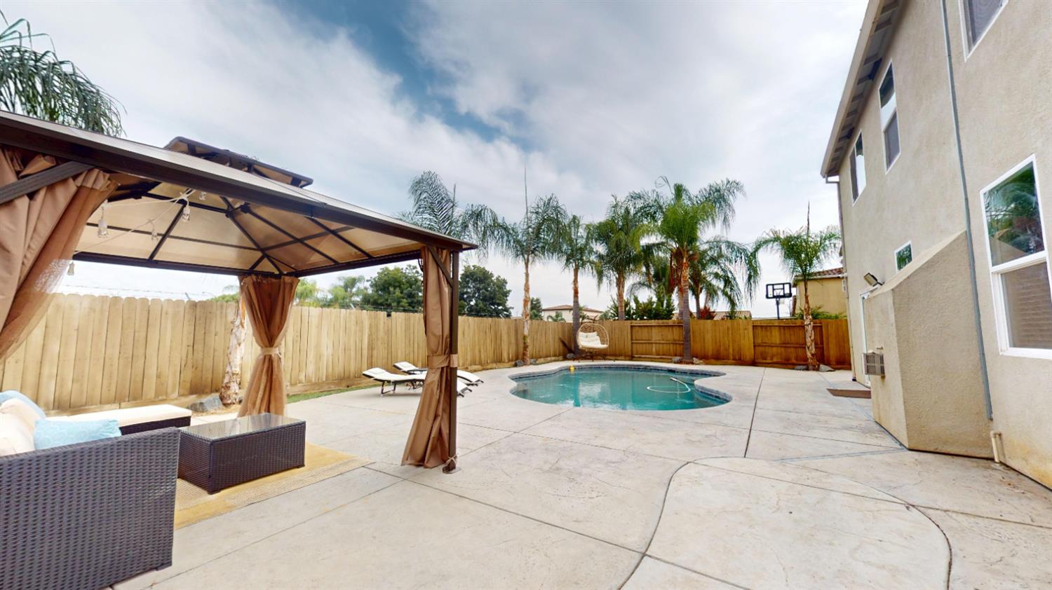 850 Romero Ave, Parlier, CA 93648