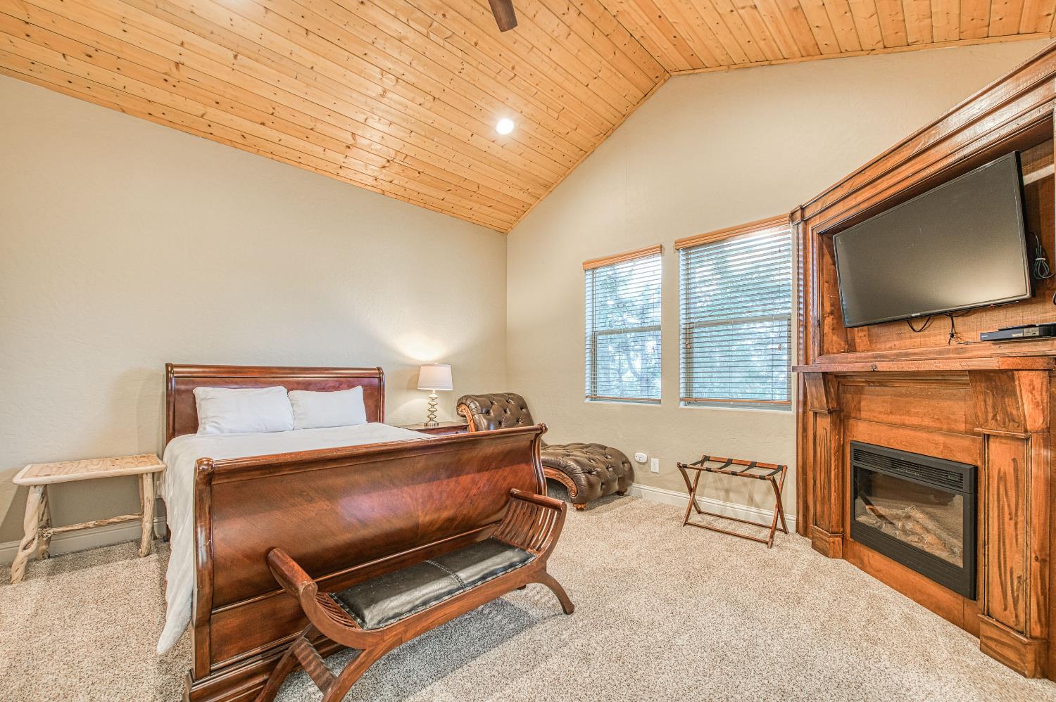 40722 Village Pass Ln, Shaver Lake, CA 93664