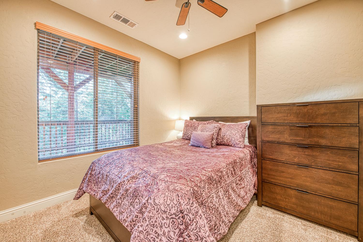 40722 Village Pass Ln, Shaver Lake, CA 93664