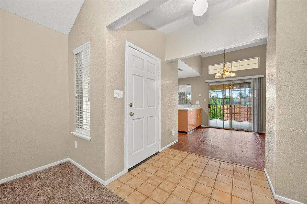 8153 N Cedar Ave #212, Fresno, CA 93720