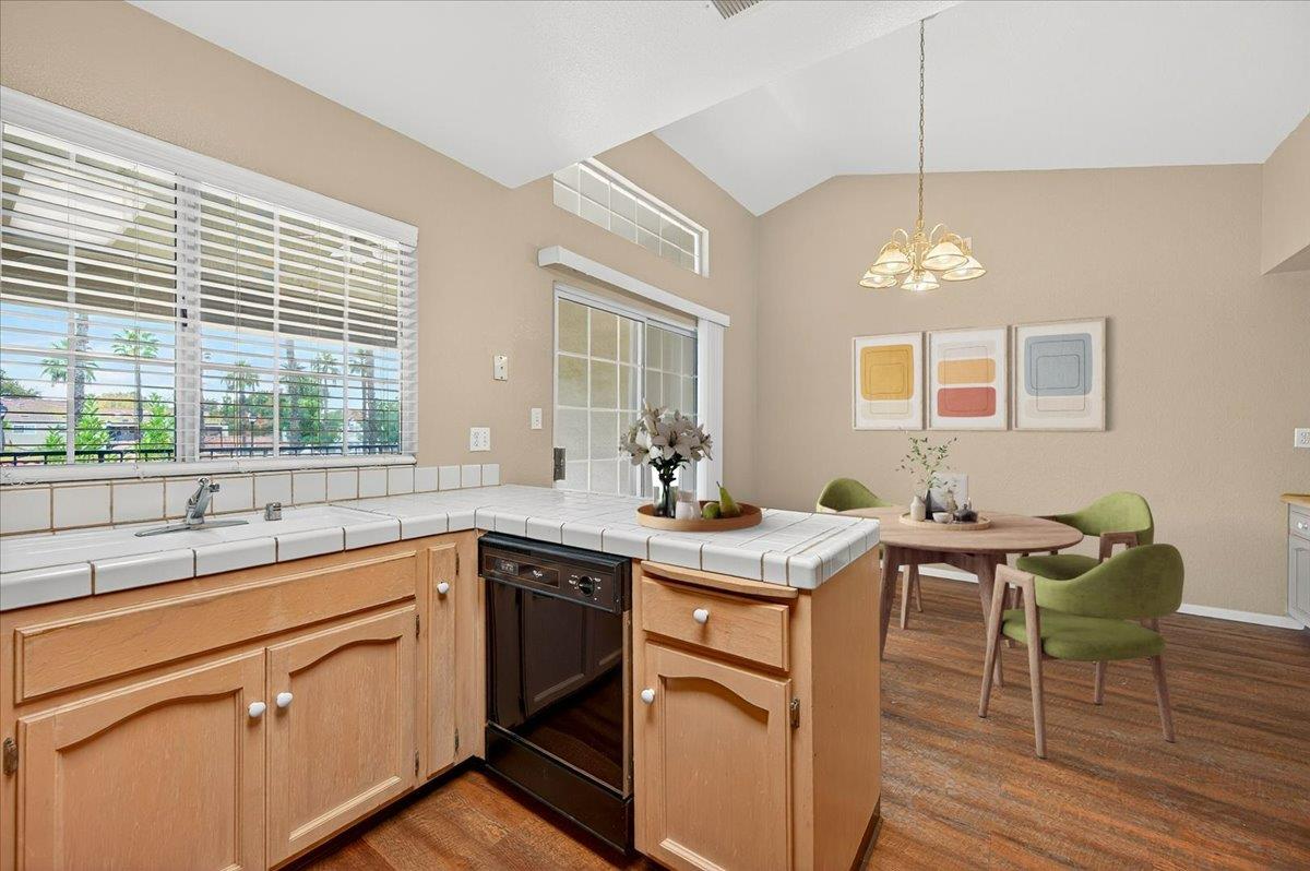 8153 N Cedar Ave #212, Fresno, CA 93720