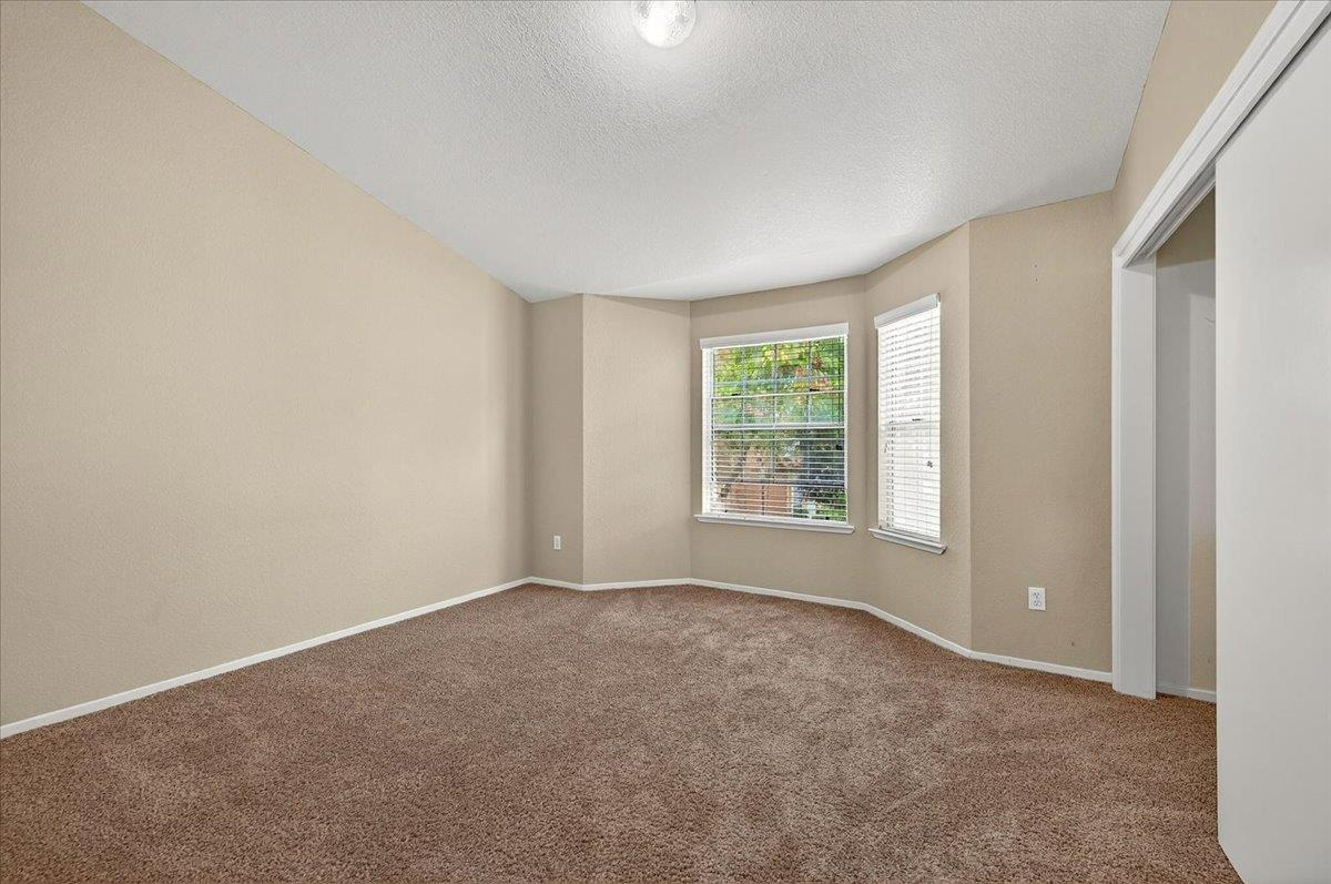 8153 N Cedar Ave #212, Fresno, CA 93720