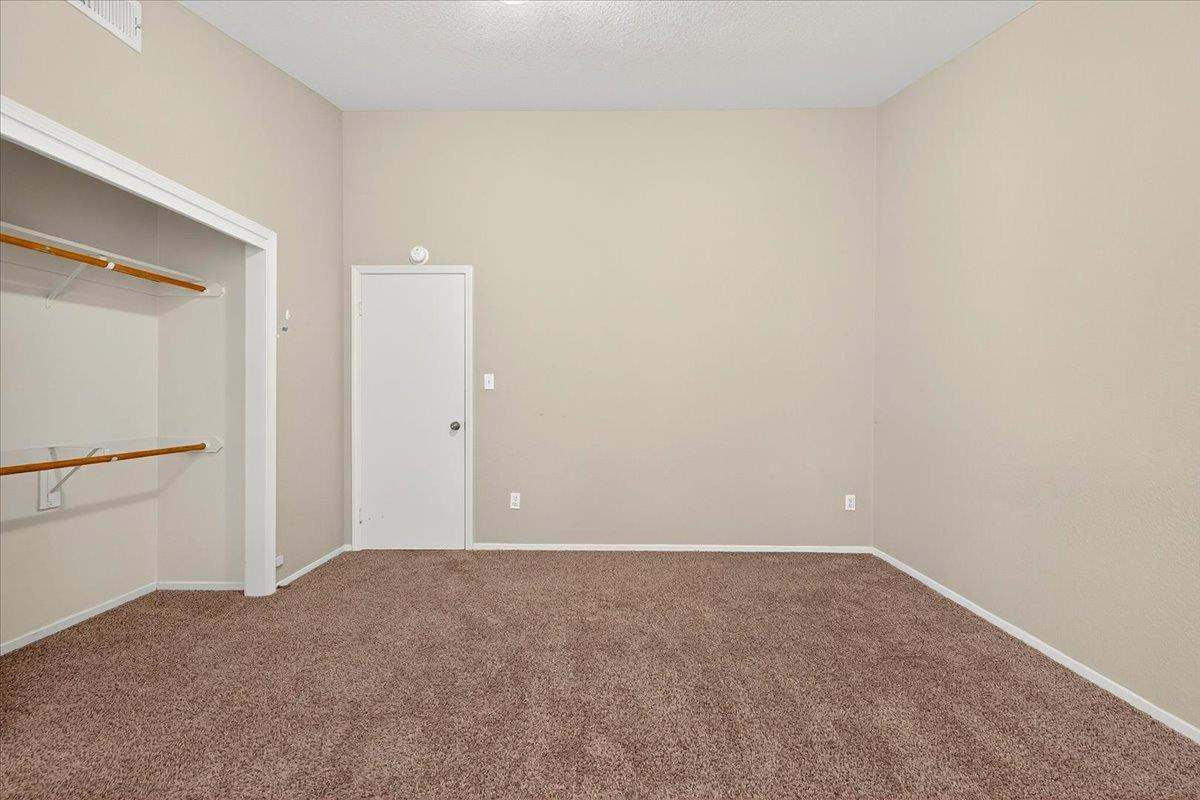 8153 N Cedar Ave #212, Fresno, CA 93720