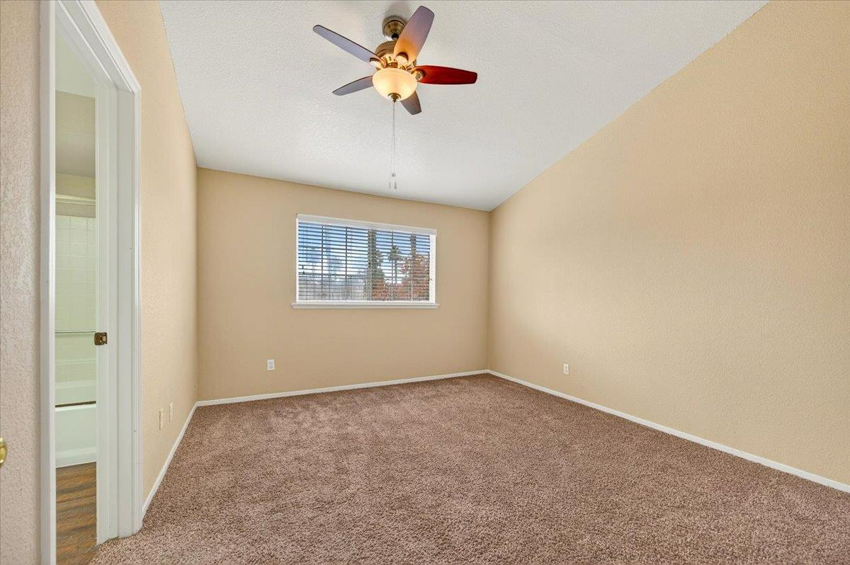 8153 N Cedar Ave #212, Fresno, CA 93720