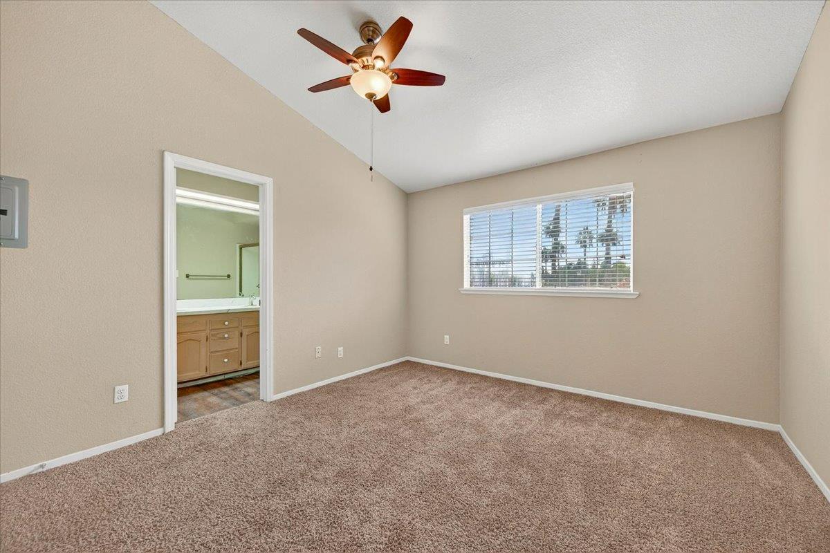 8153 N Cedar Ave #212, Fresno, CA 93720