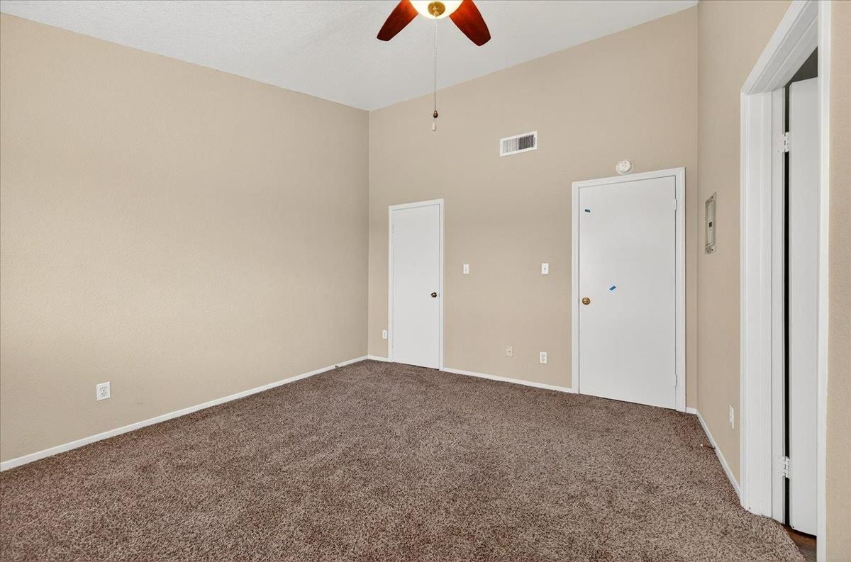 8153 N Cedar Ave #212, Fresno, CA 93720