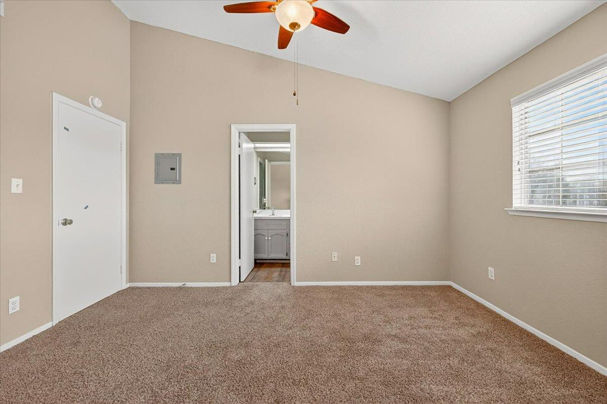 8153 N Cedar Ave #212, Fresno, CA 93720