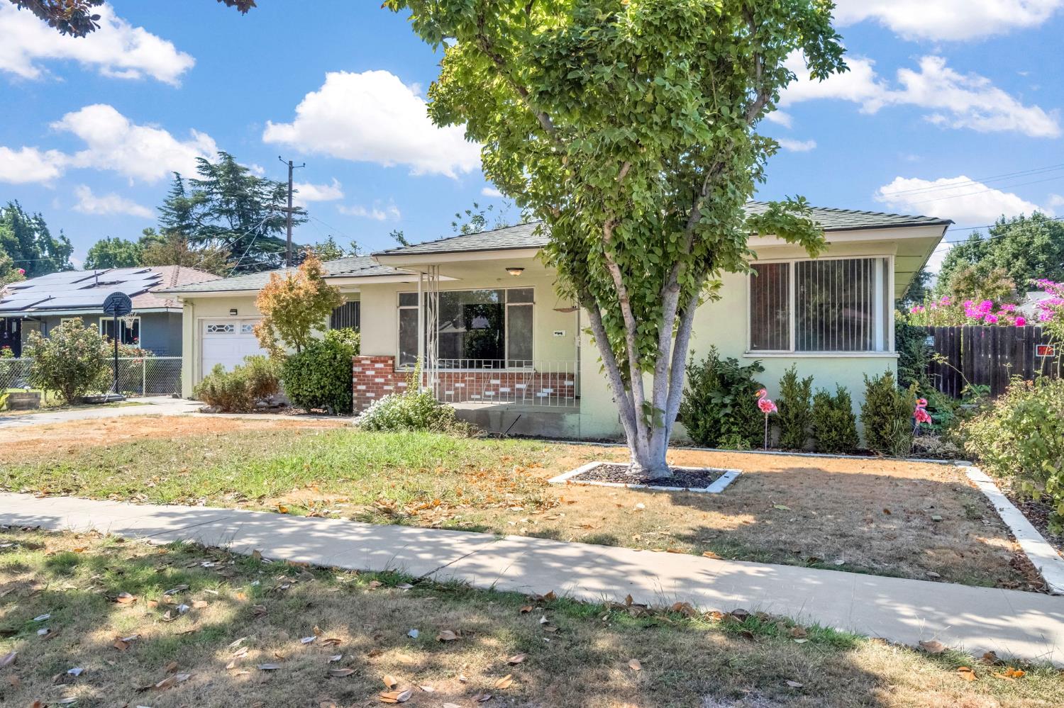 3703 N Augusta St, Fresno, CA 93726