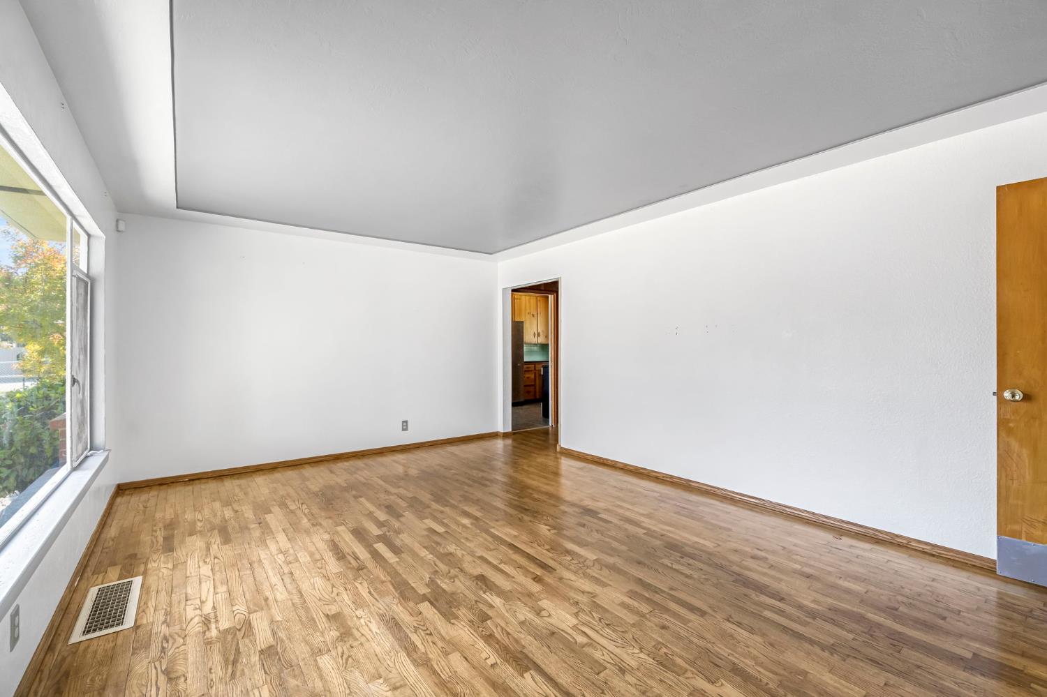 3703 N Augusta St, Fresno, CA 93726