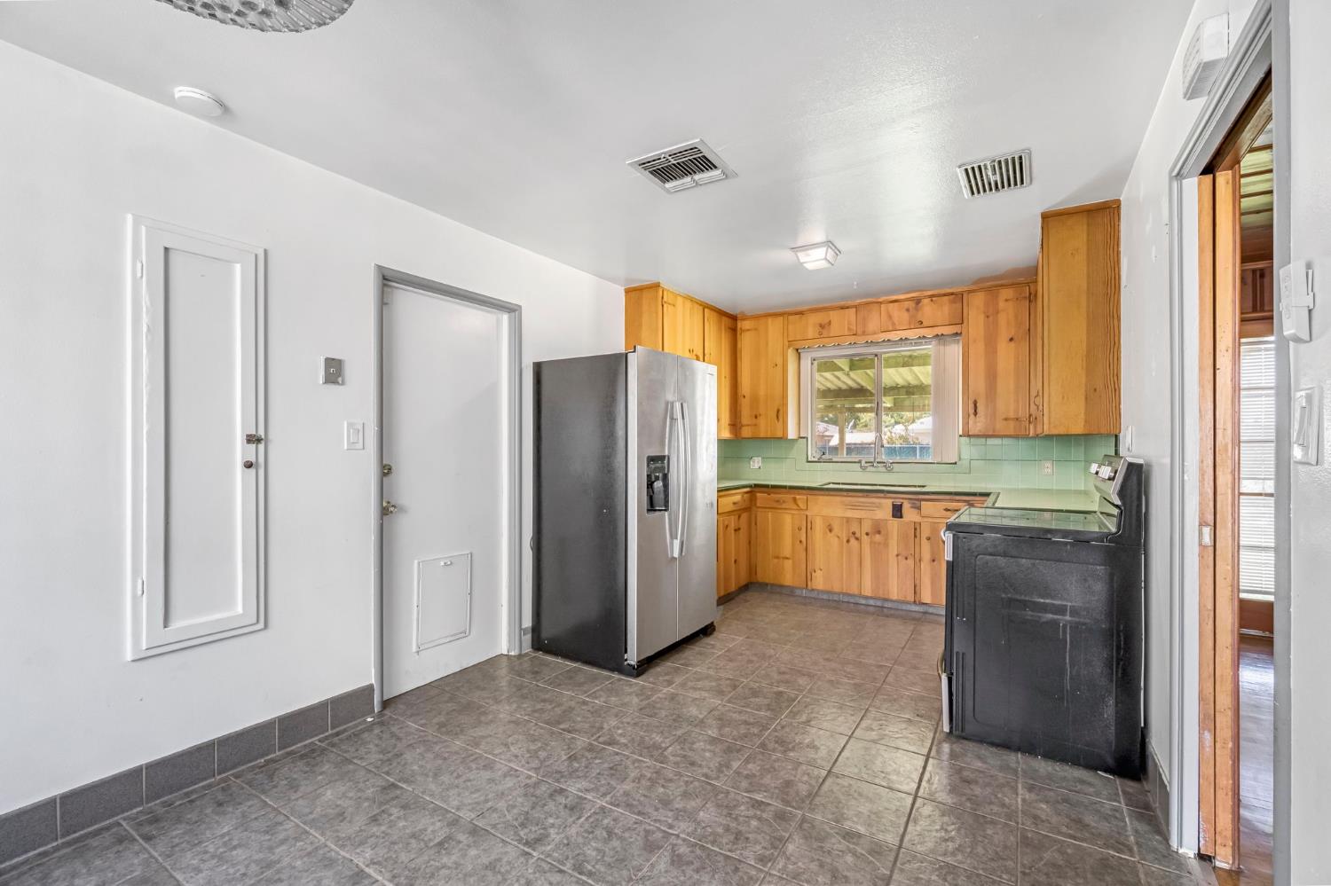 3703 N Augusta St, Fresno, CA 93726