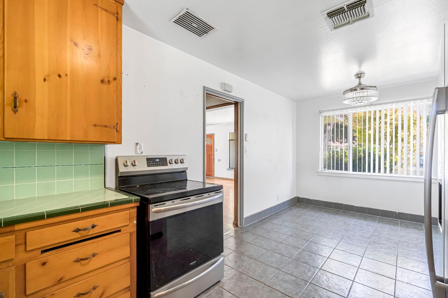 3703 N Augusta St, Fresno, CA 93726