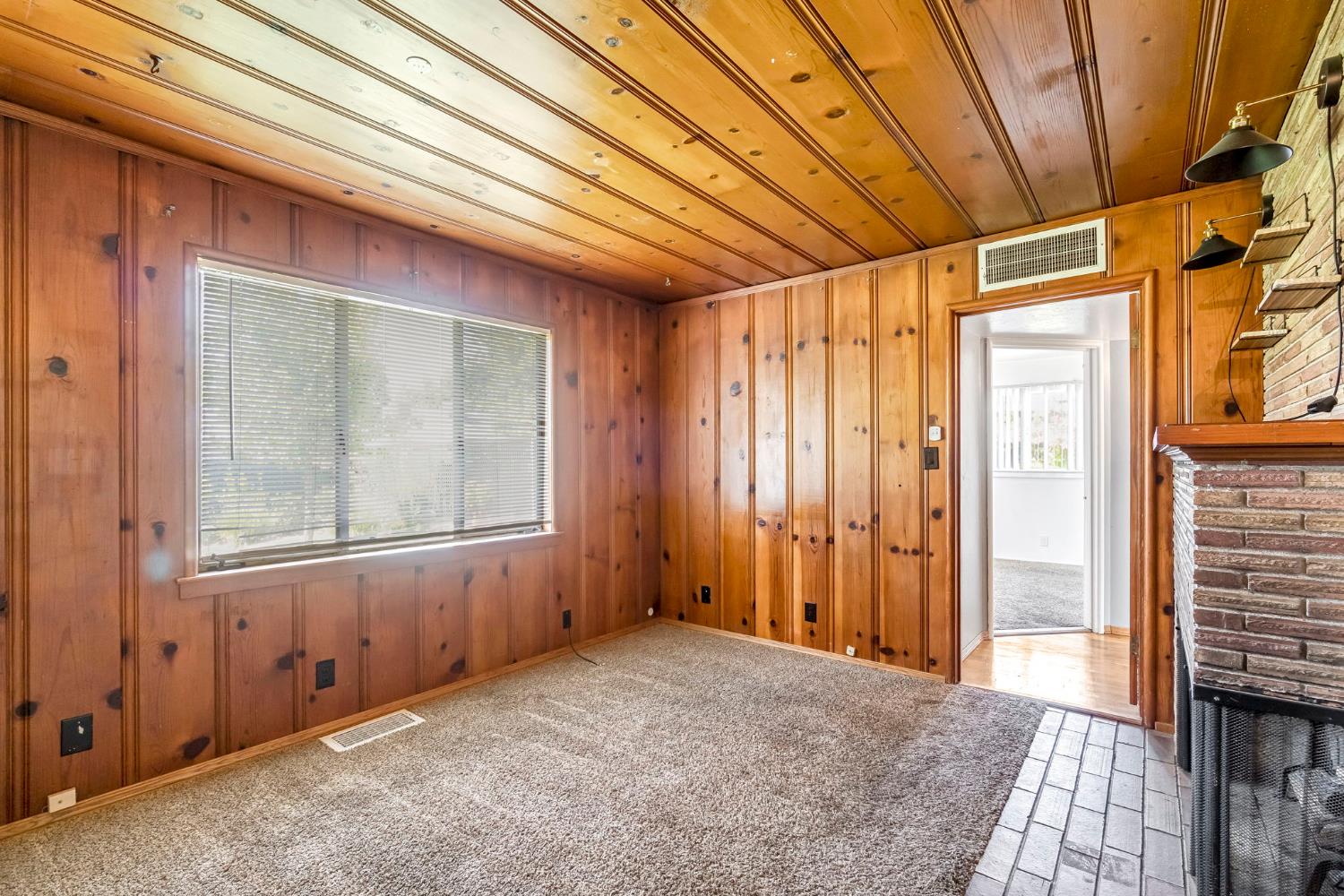 3703 N Augusta St, Fresno, CA 93726