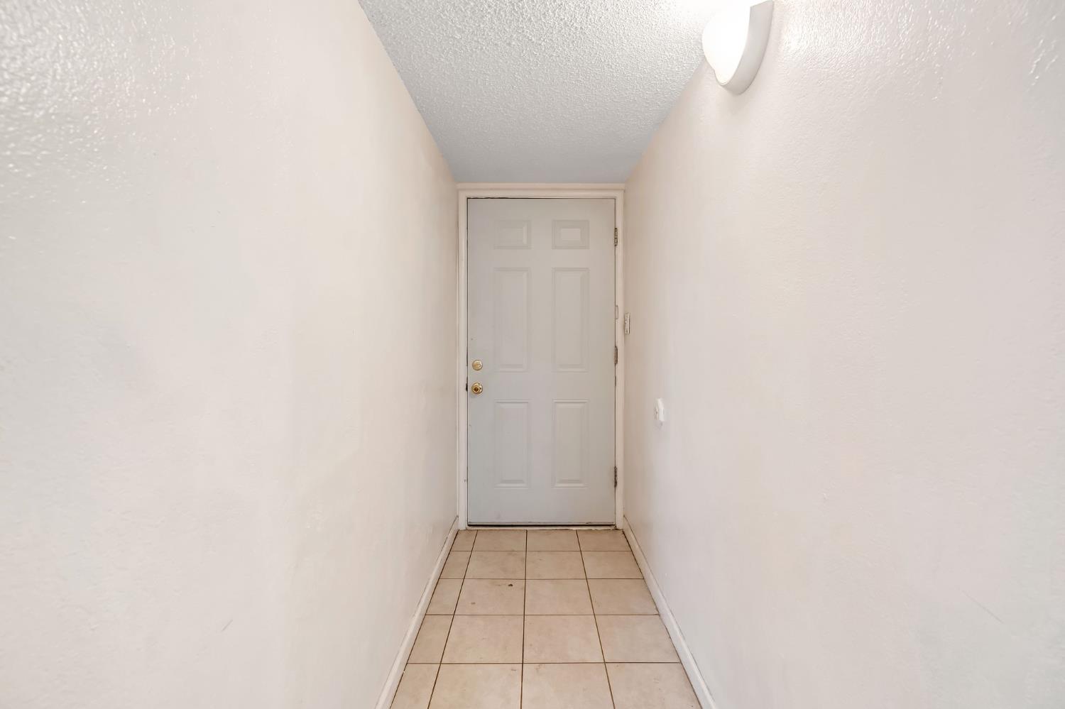 1240 N Bailey Ave, Fresno, CA 93727