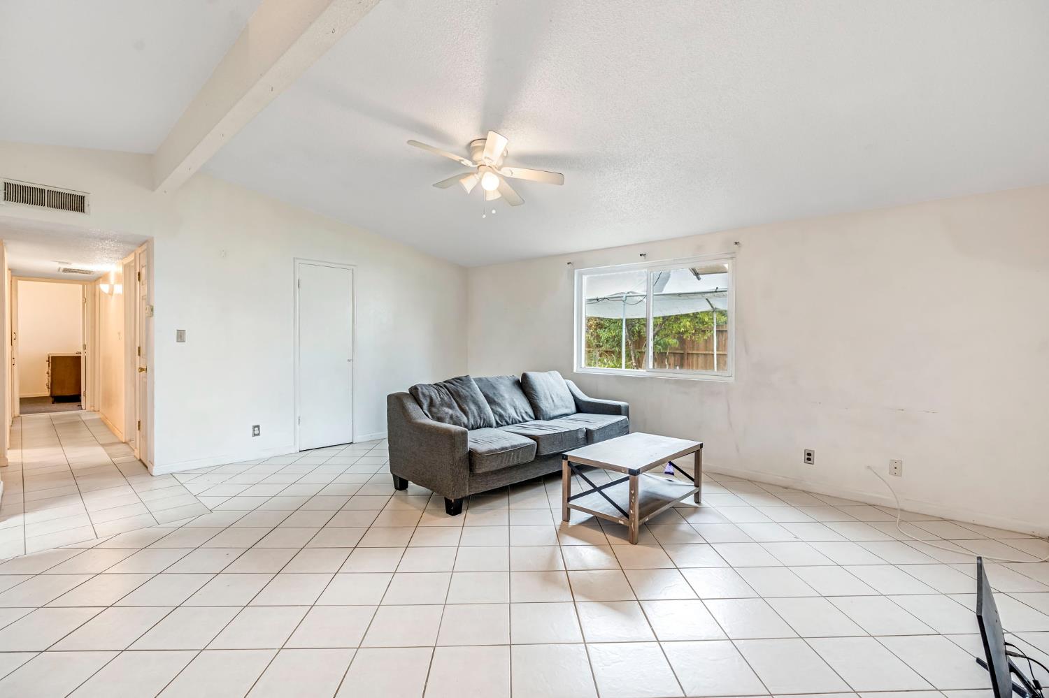 1240 N Bailey Ave, Fresno, CA 93727