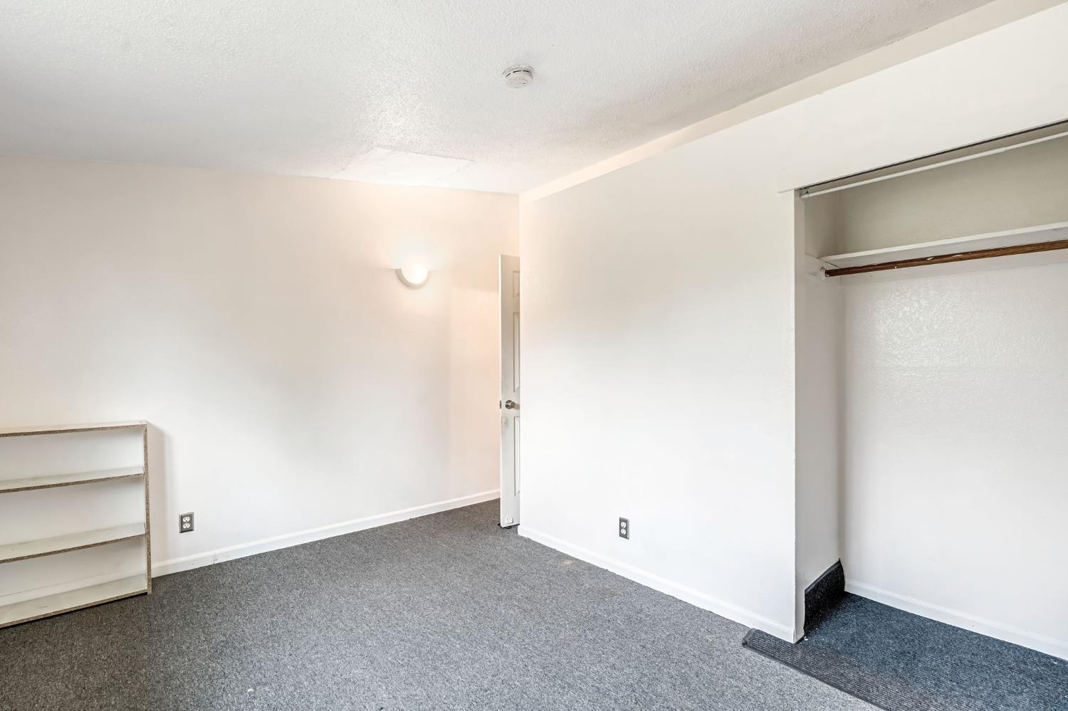 1240 N Bailey Ave, Fresno, CA 93727