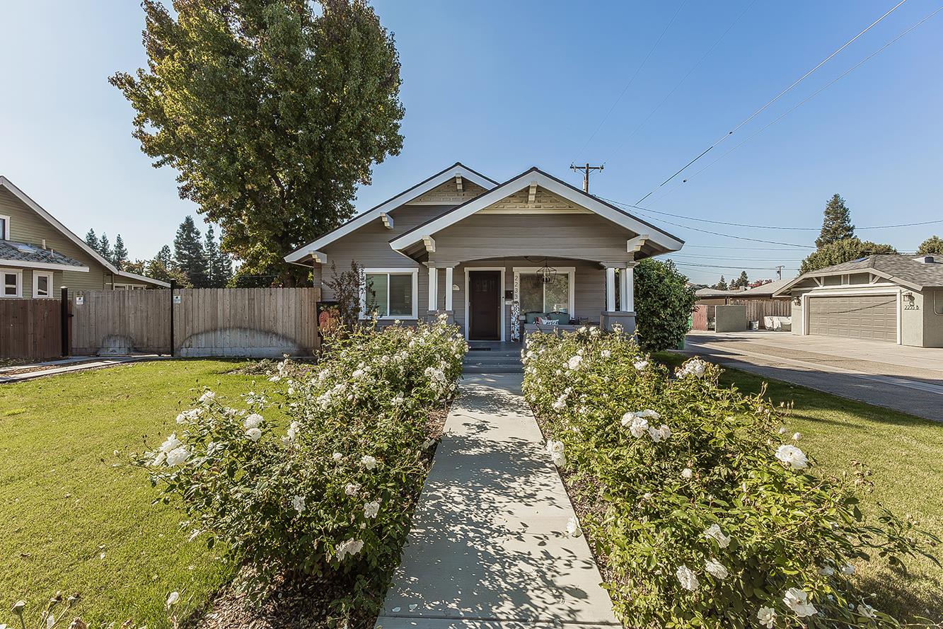 2233 14th Ave, Kingsburg, CA 93631