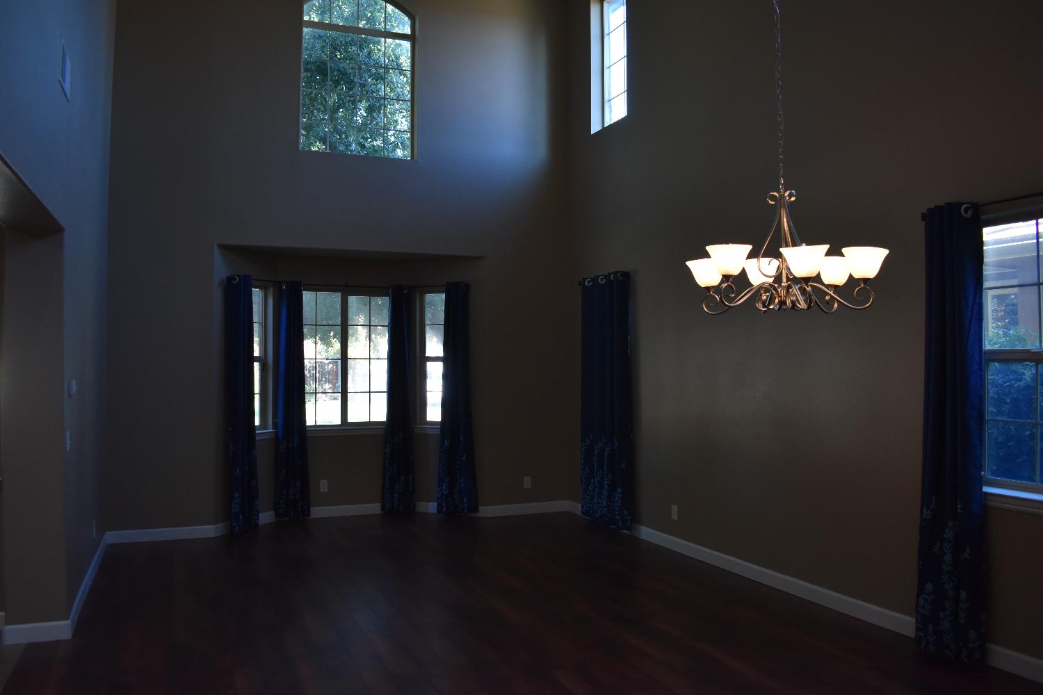 3154 Mitchell Ave, Clovis, CA 93619