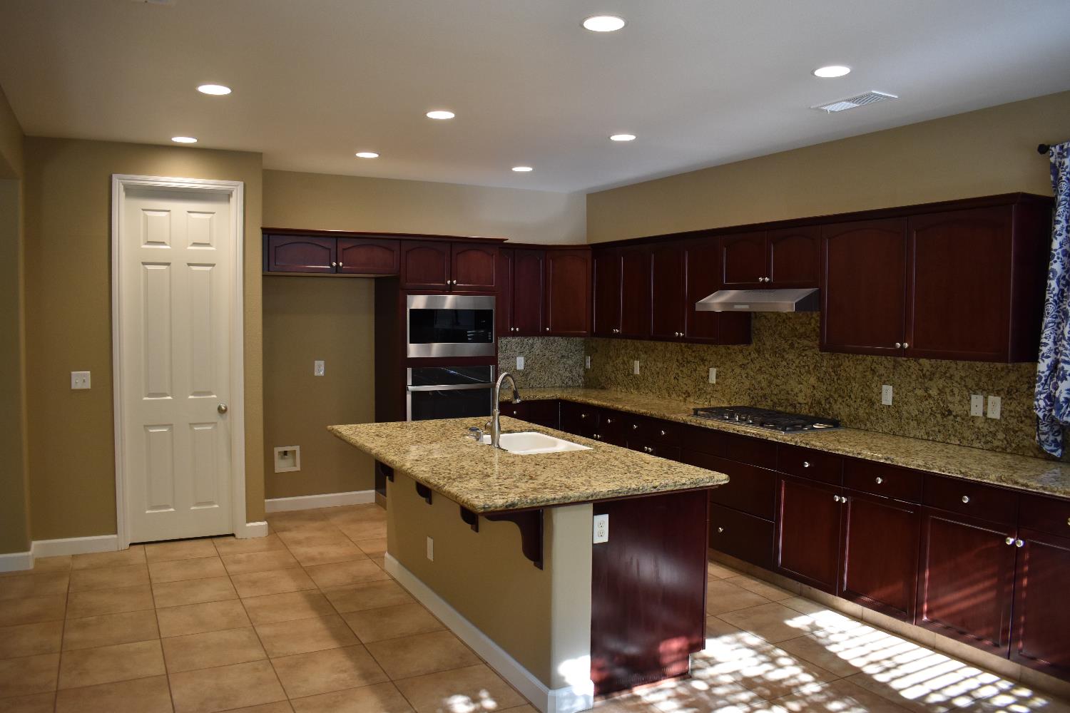 3154 Mitchell Ave, Clovis, CA 93619