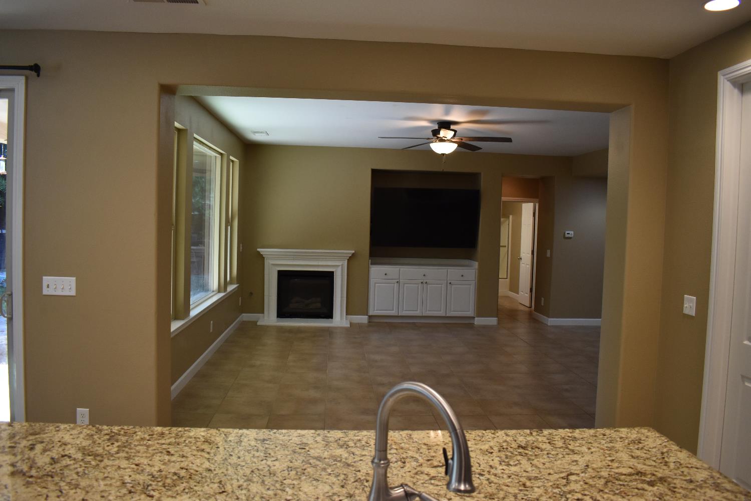 3154 Mitchell Ave, Clovis, CA 93619