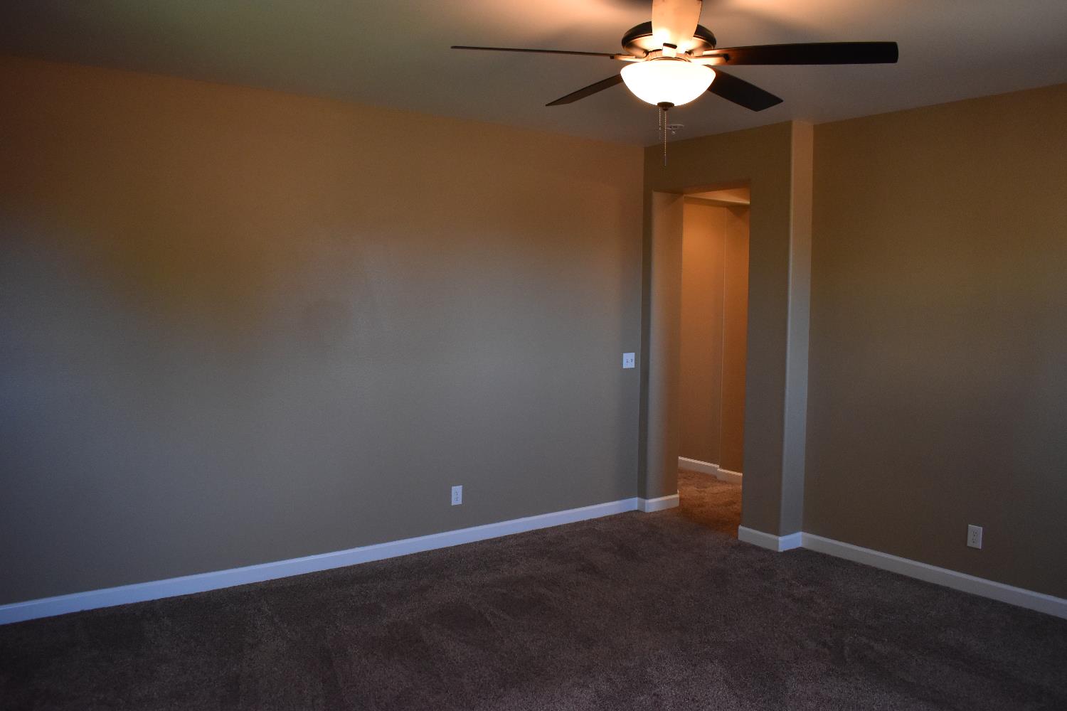 3154 Mitchell Ave, Clovis, CA 93619