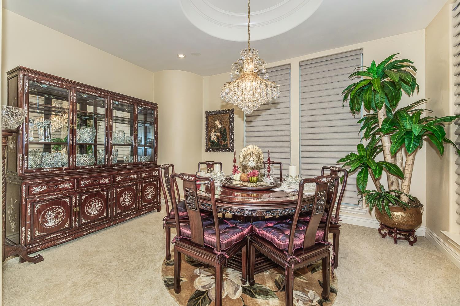 2135 SE Cottonwood Cir, Visalia, CA 93277