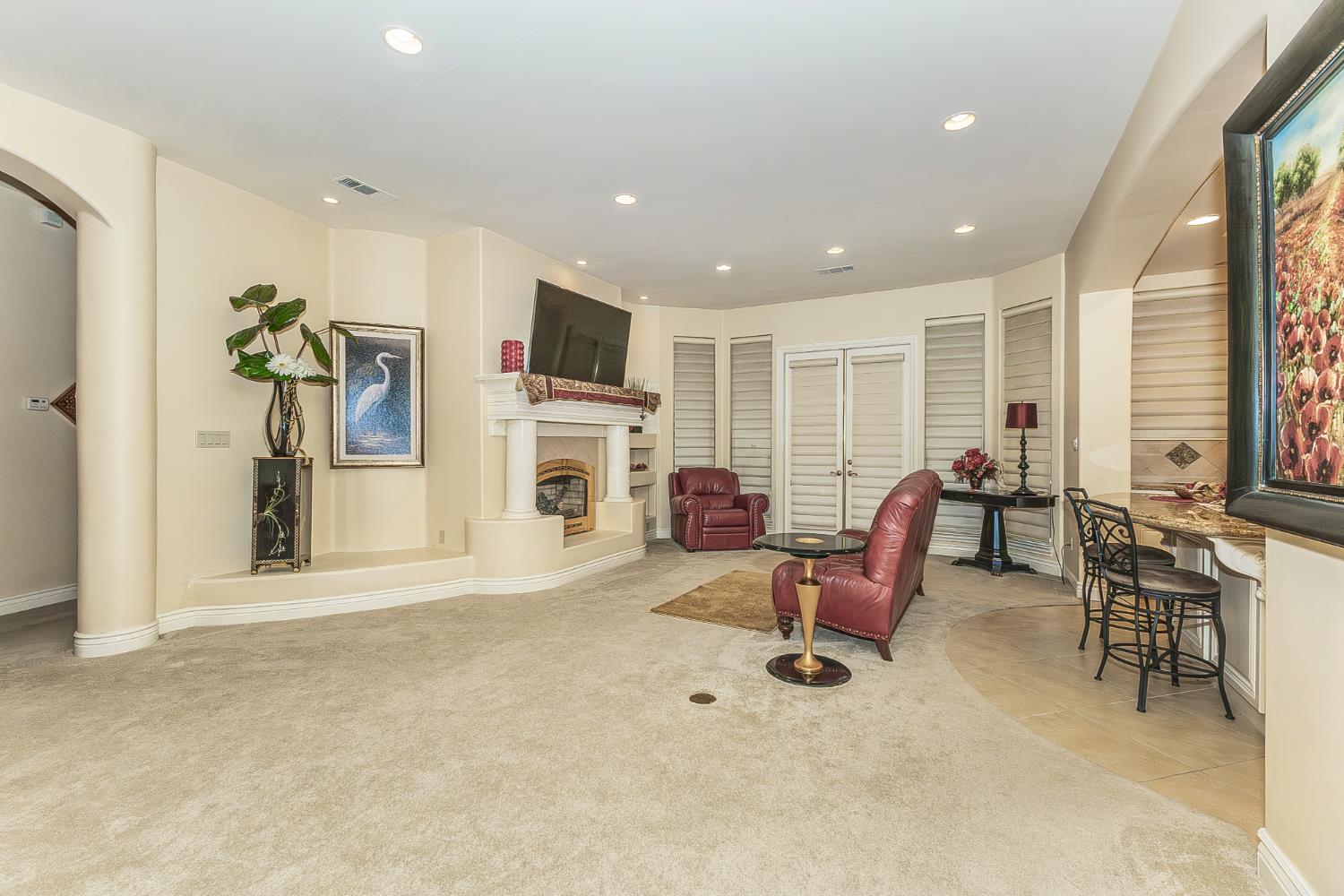 2135 SE Cottonwood Cir, Visalia, CA 93277