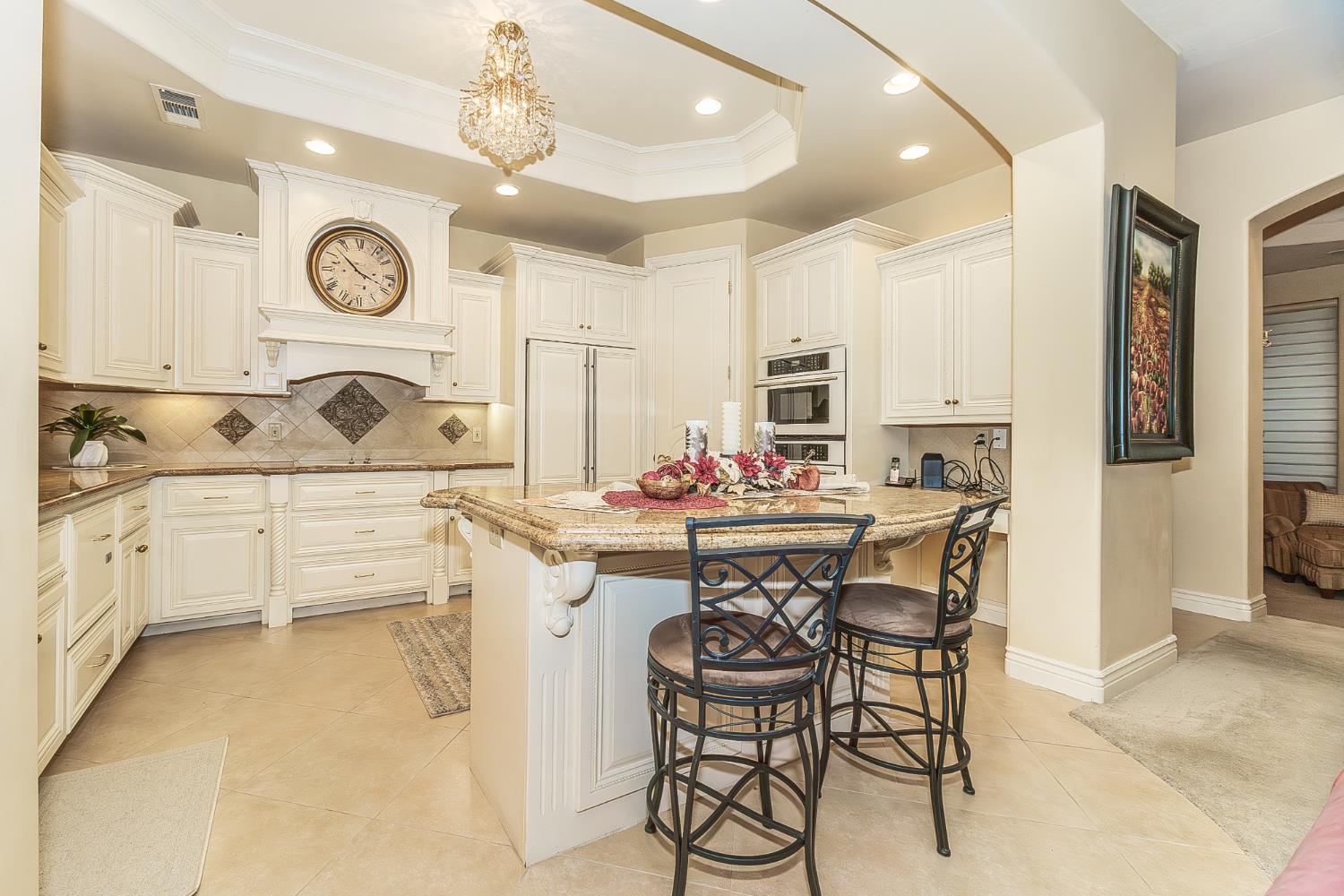 2135 SE Cottonwood Cir, Visalia, CA 93277