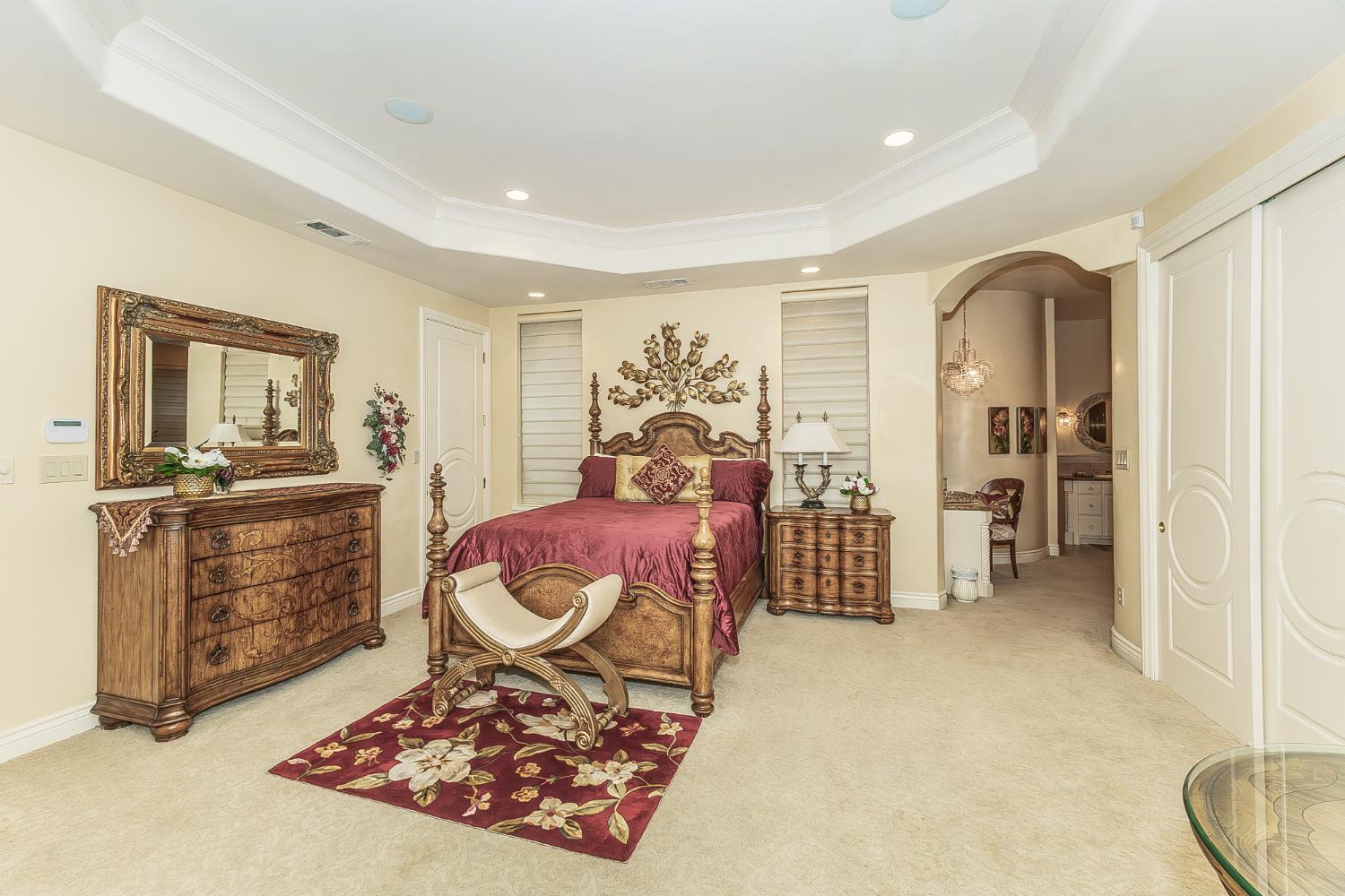 2135 SE Cottonwood Cir, Visalia, CA 93277