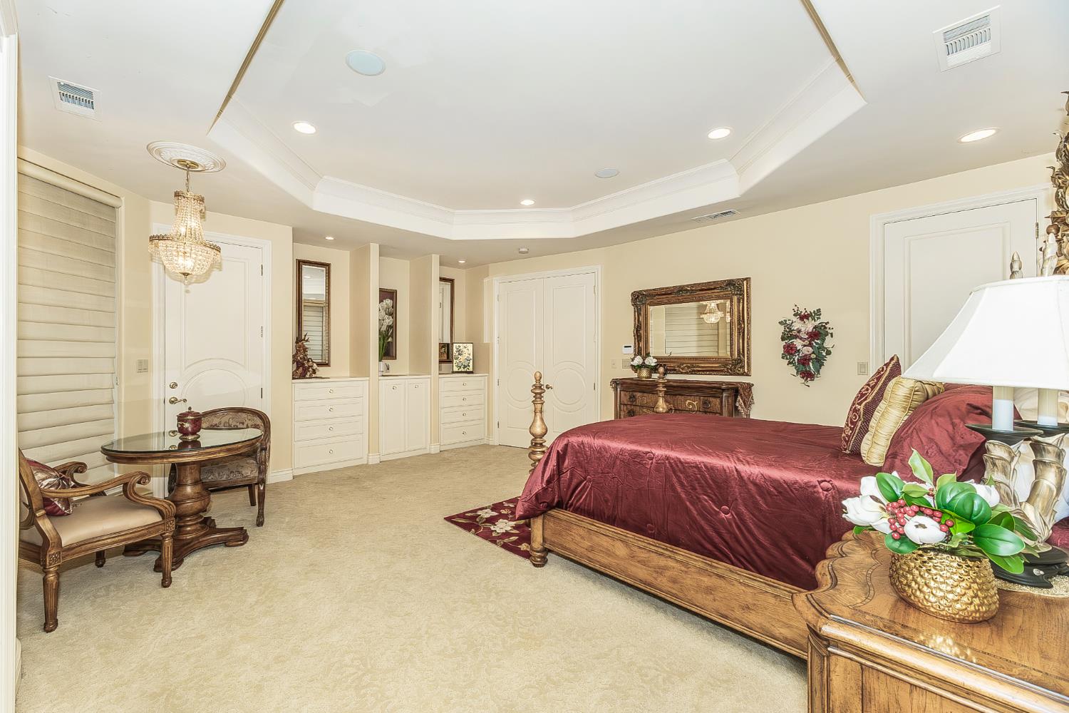 2135 SE Cottonwood Cir, Visalia, CA 93277