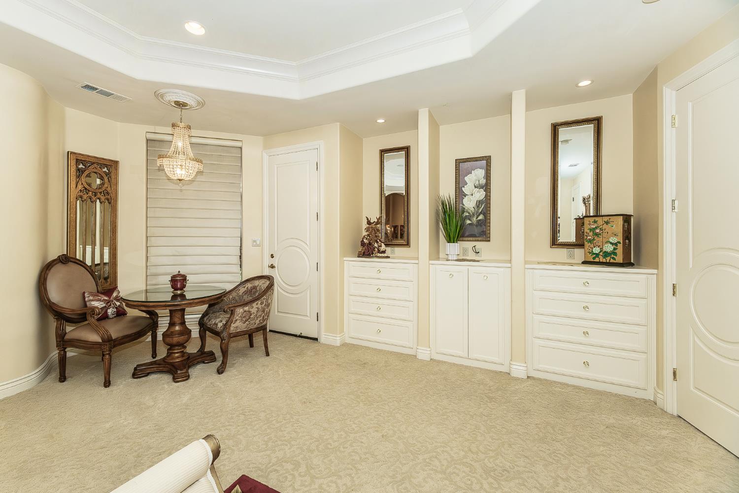 2135 SE Cottonwood Cir, Visalia, CA 93277