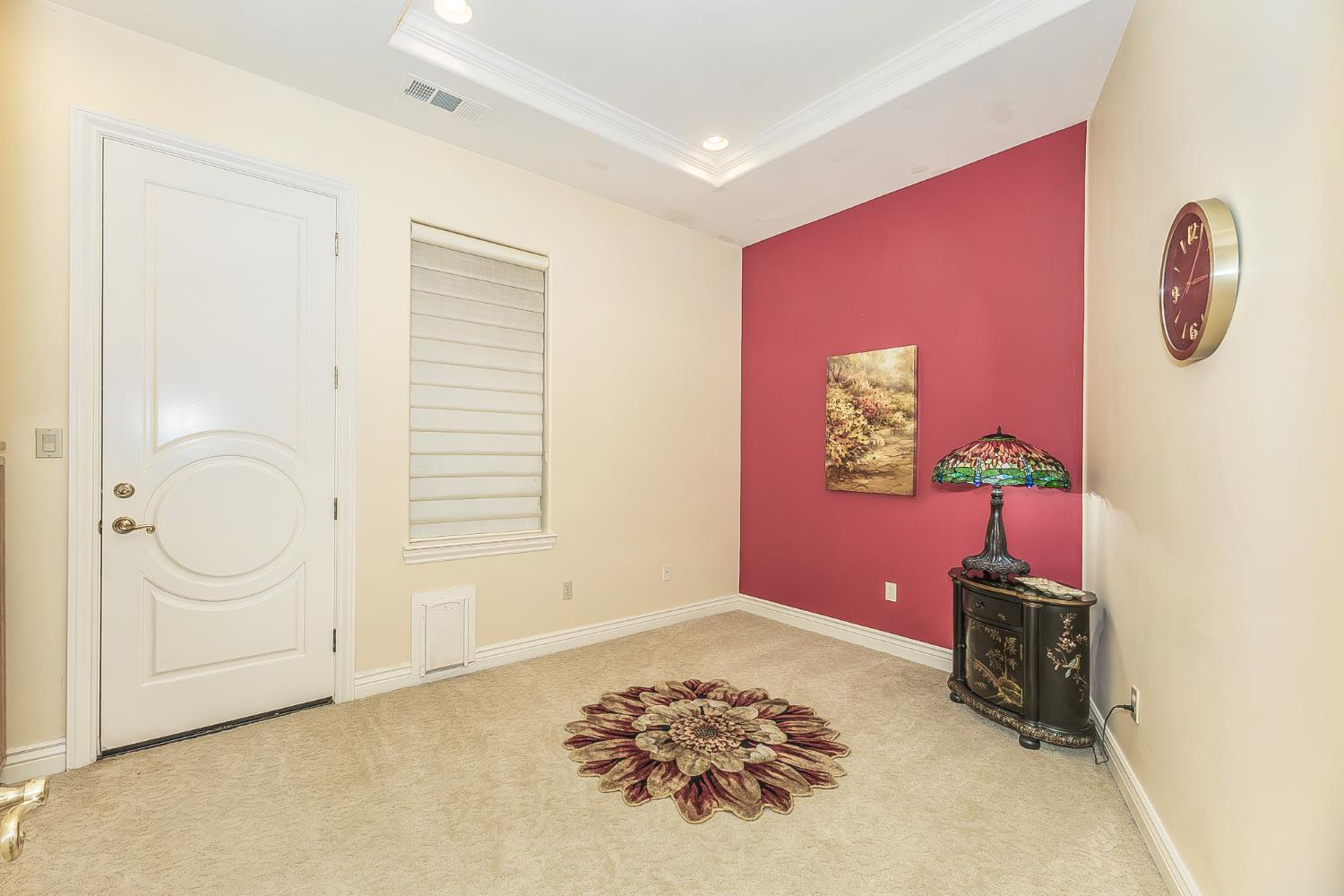 2135 SE Cottonwood Cir, Visalia, CA 93277