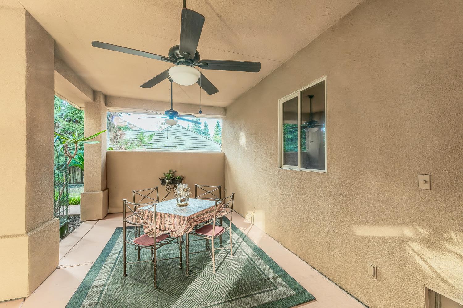 2135 SE Cottonwood Cir, Visalia, CA 93277