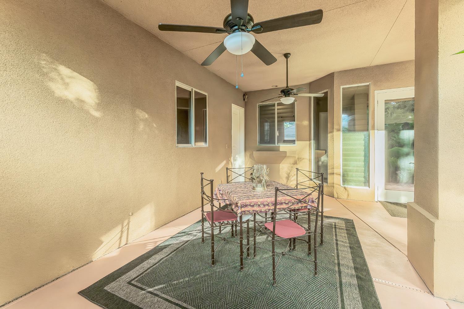 2135 SE Cottonwood Cir, Visalia, CA 93277