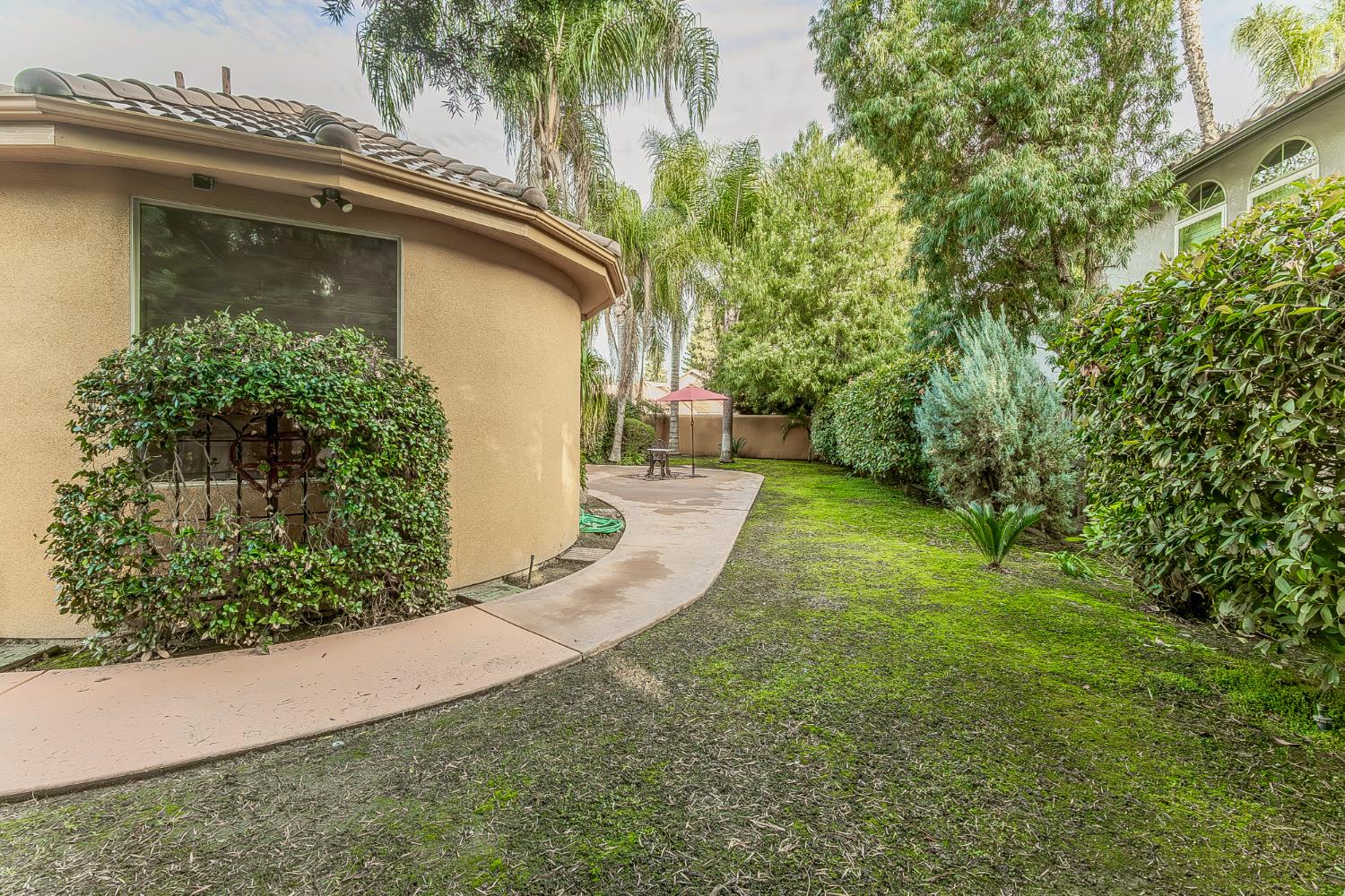 2135 SE Cottonwood Cir, Visalia, CA 93277