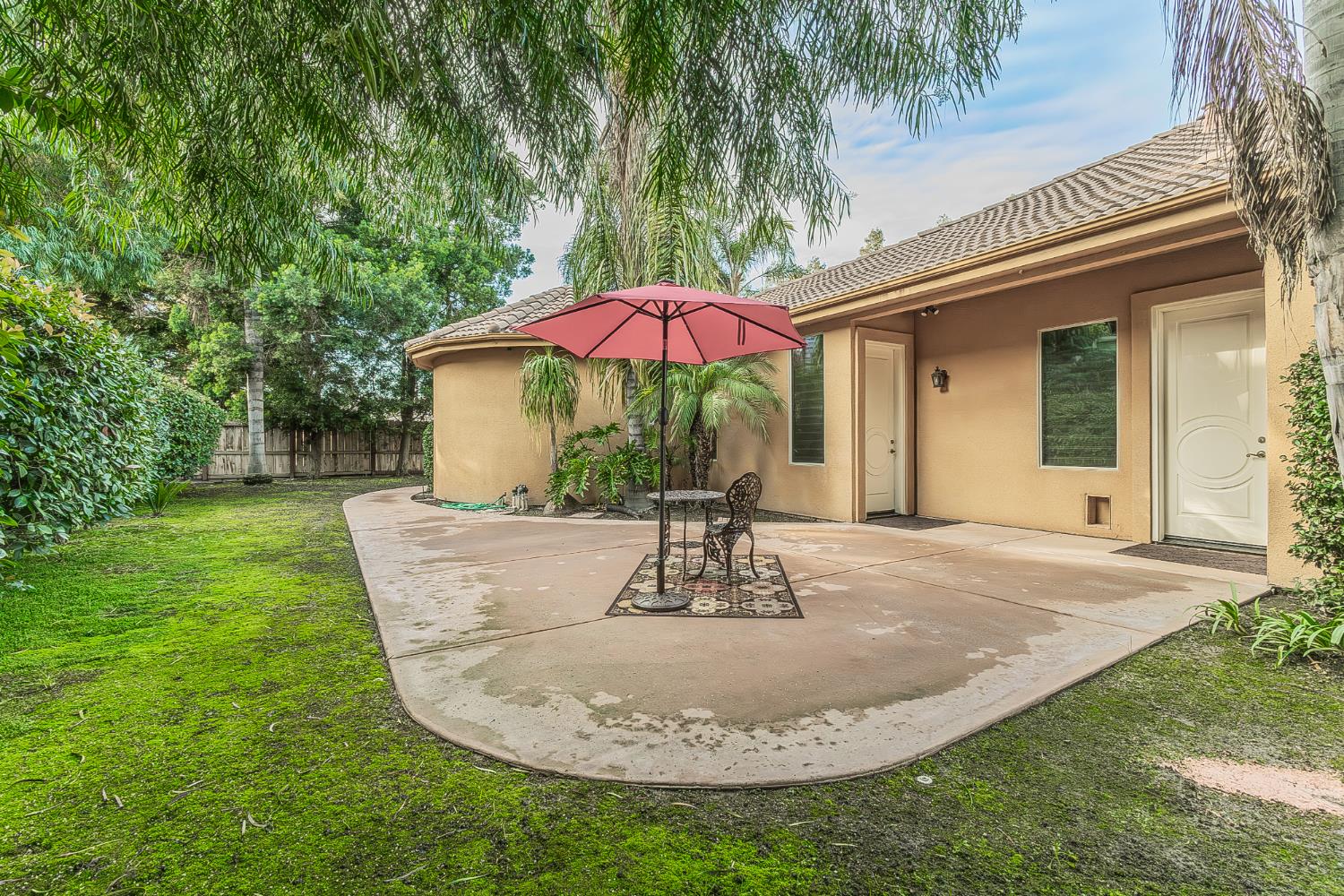 2135 SE Cottonwood Cir, Visalia, CA 93277