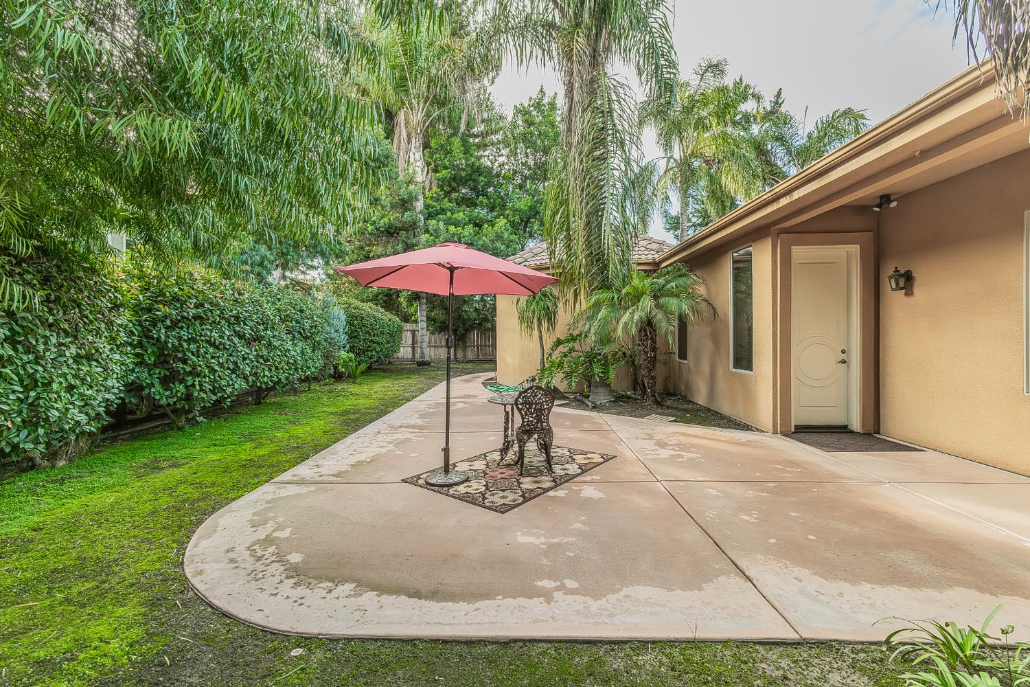 2135 SE Cottonwood Cir, Visalia, CA 93277