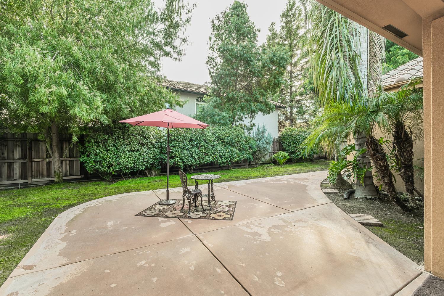 2135 SE Cottonwood Cir, Visalia, CA 93277