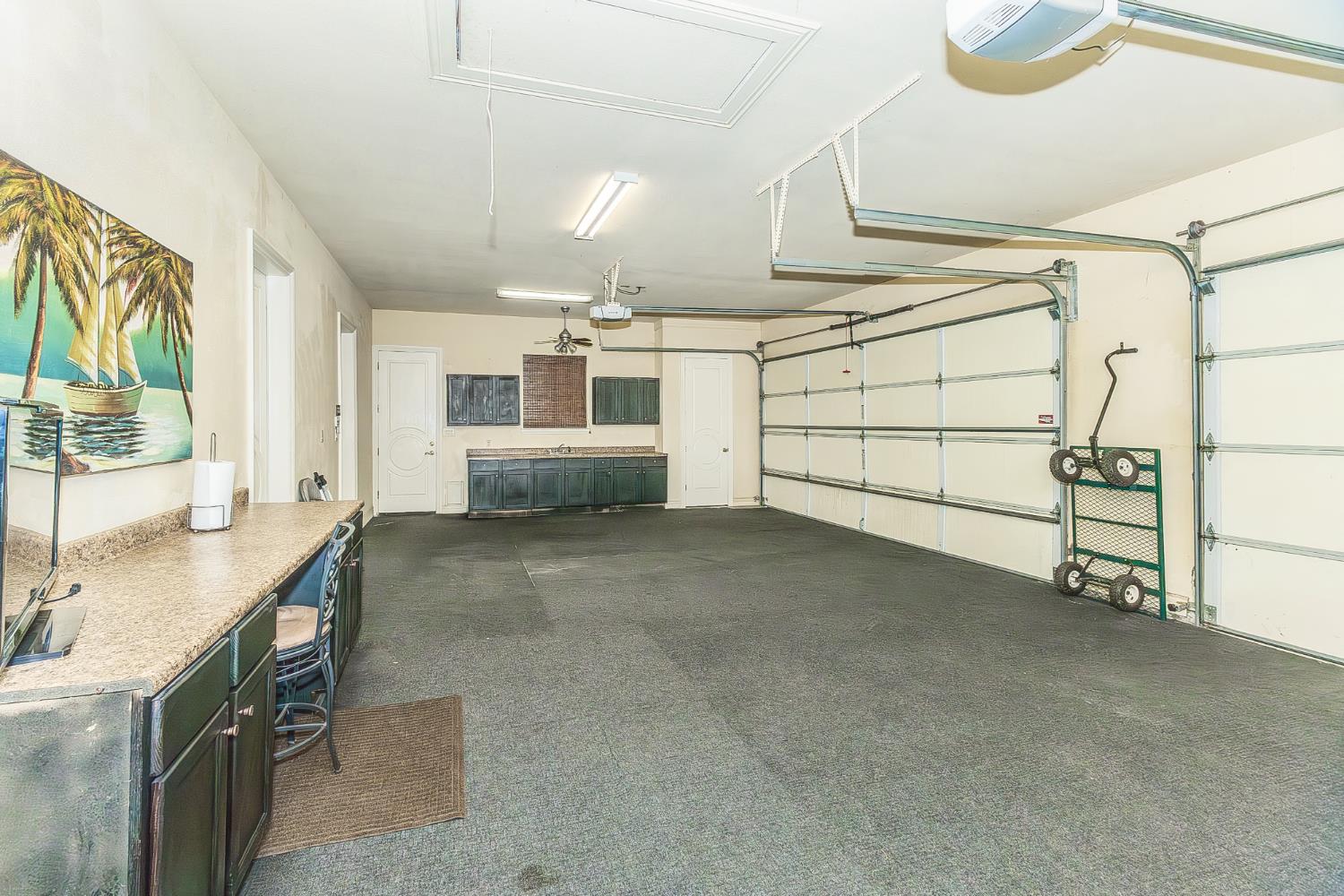 2135 SE Cottonwood Cir, Visalia, CA 93277