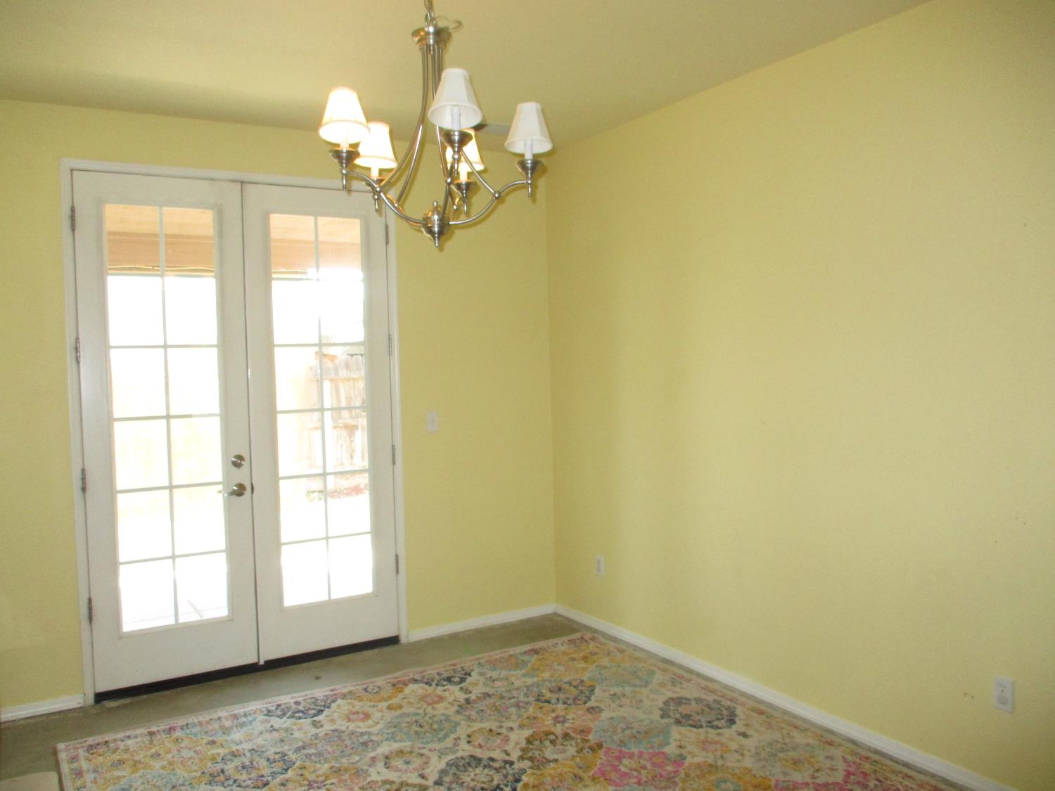 5588 E Pitt Ave, Fresno, CA 93727