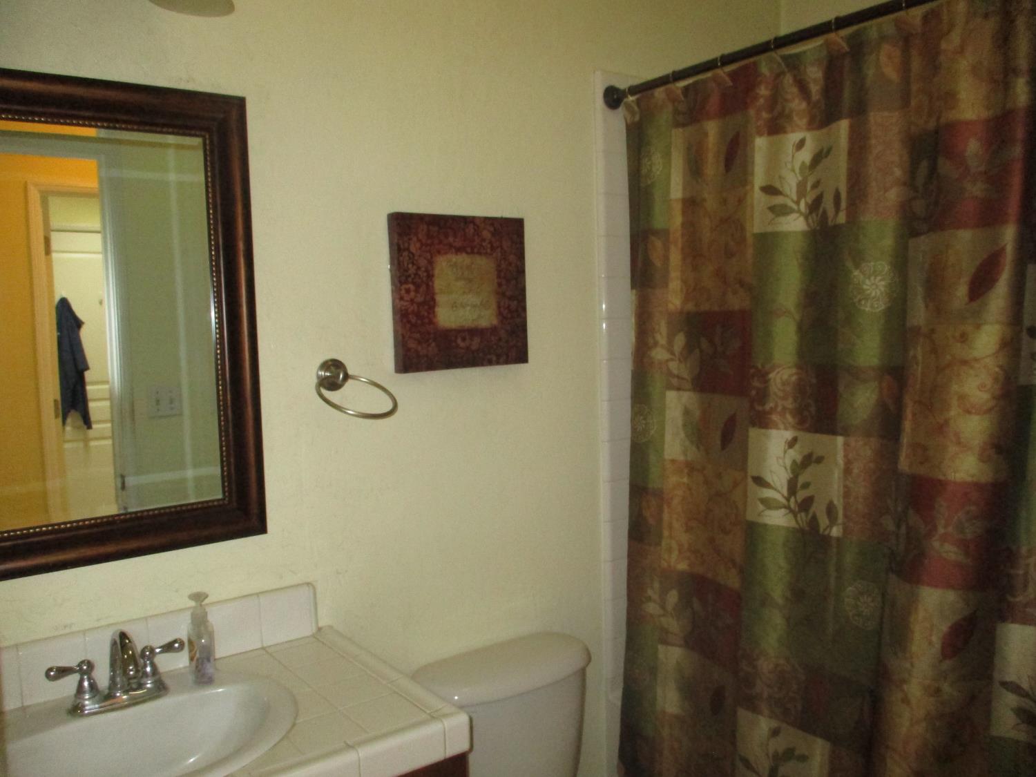 5588 E Pitt Ave, Fresno, CA 93727