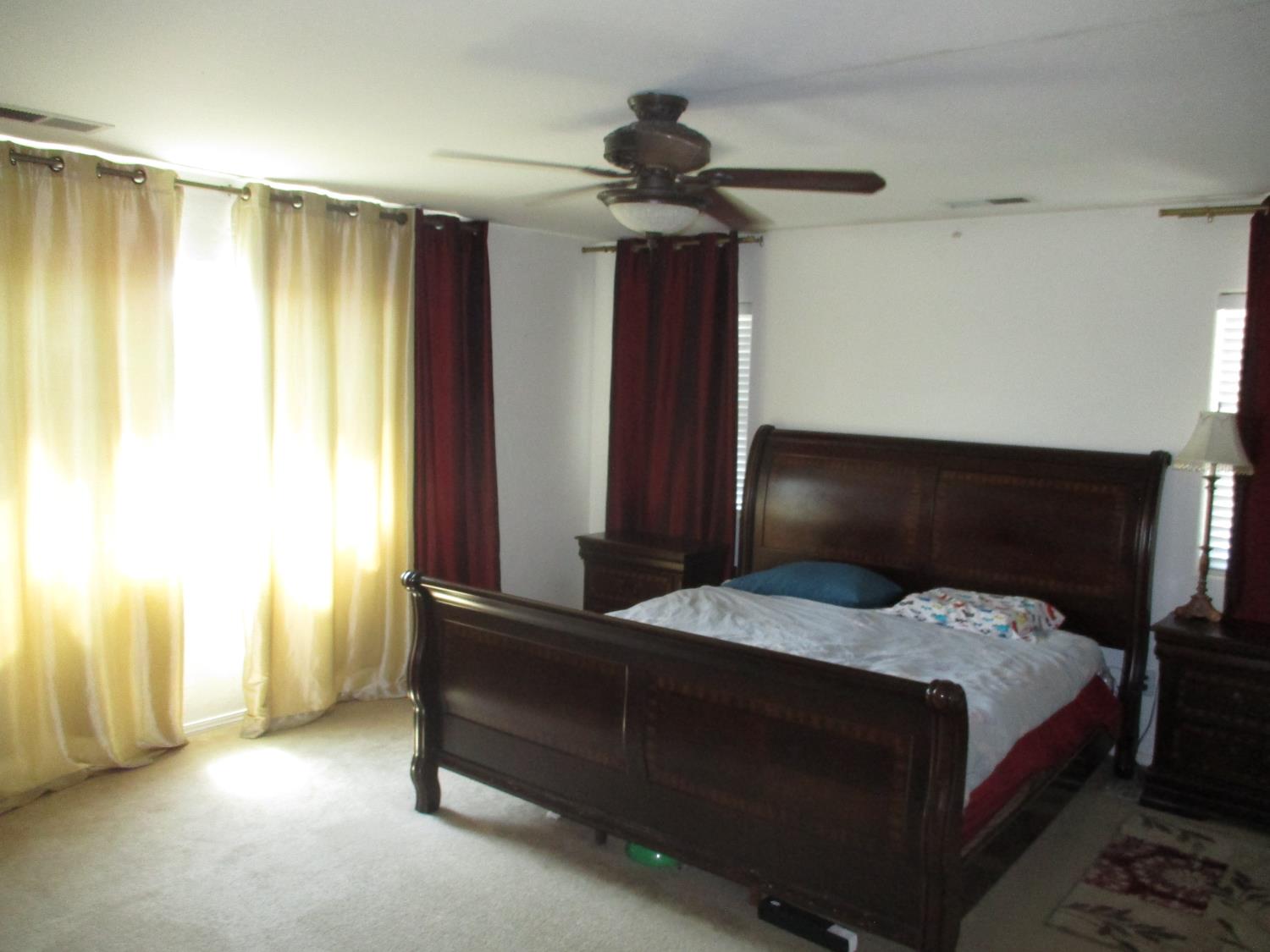 5588 E Pitt Ave, Fresno, CA 93727