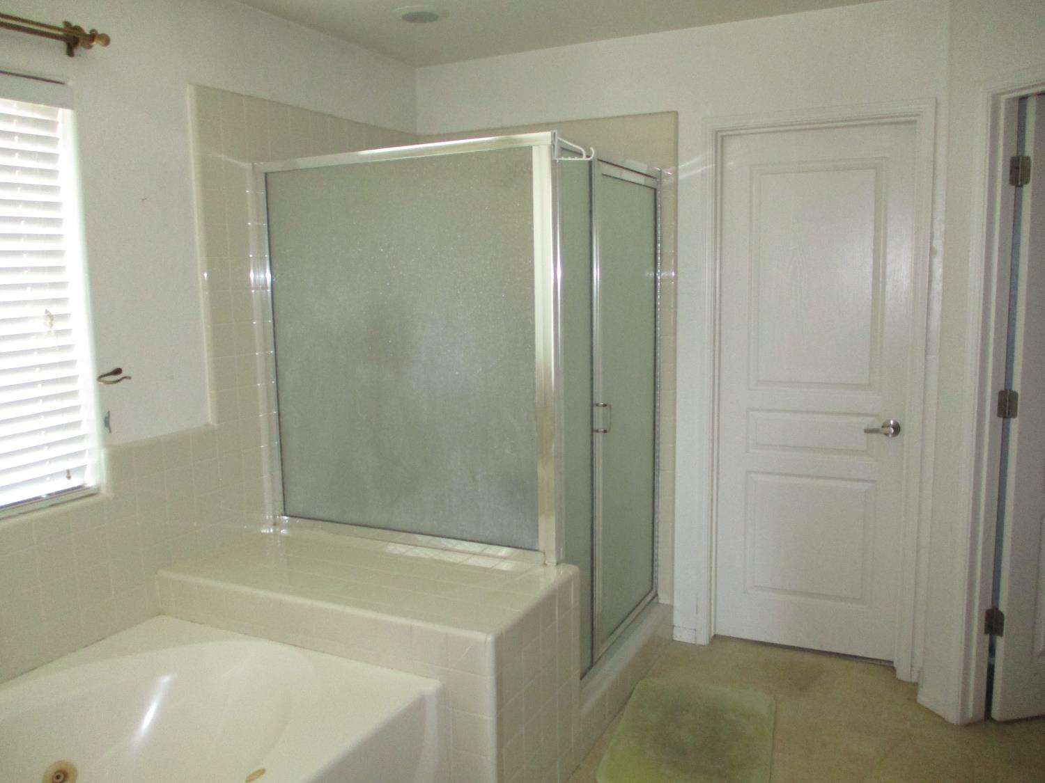 5588 E Pitt Ave, Fresno, CA 93727