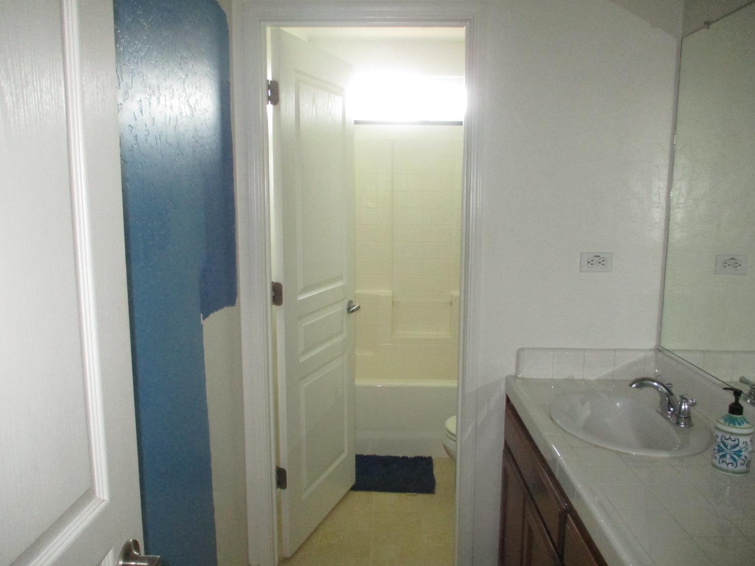 5588 E Pitt Ave, Fresno, CA 93727