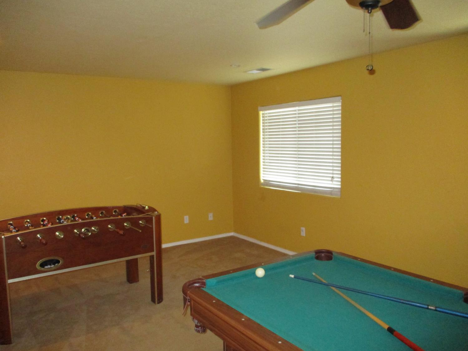 5588 E Pitt Ave, Fresno, CA 93727