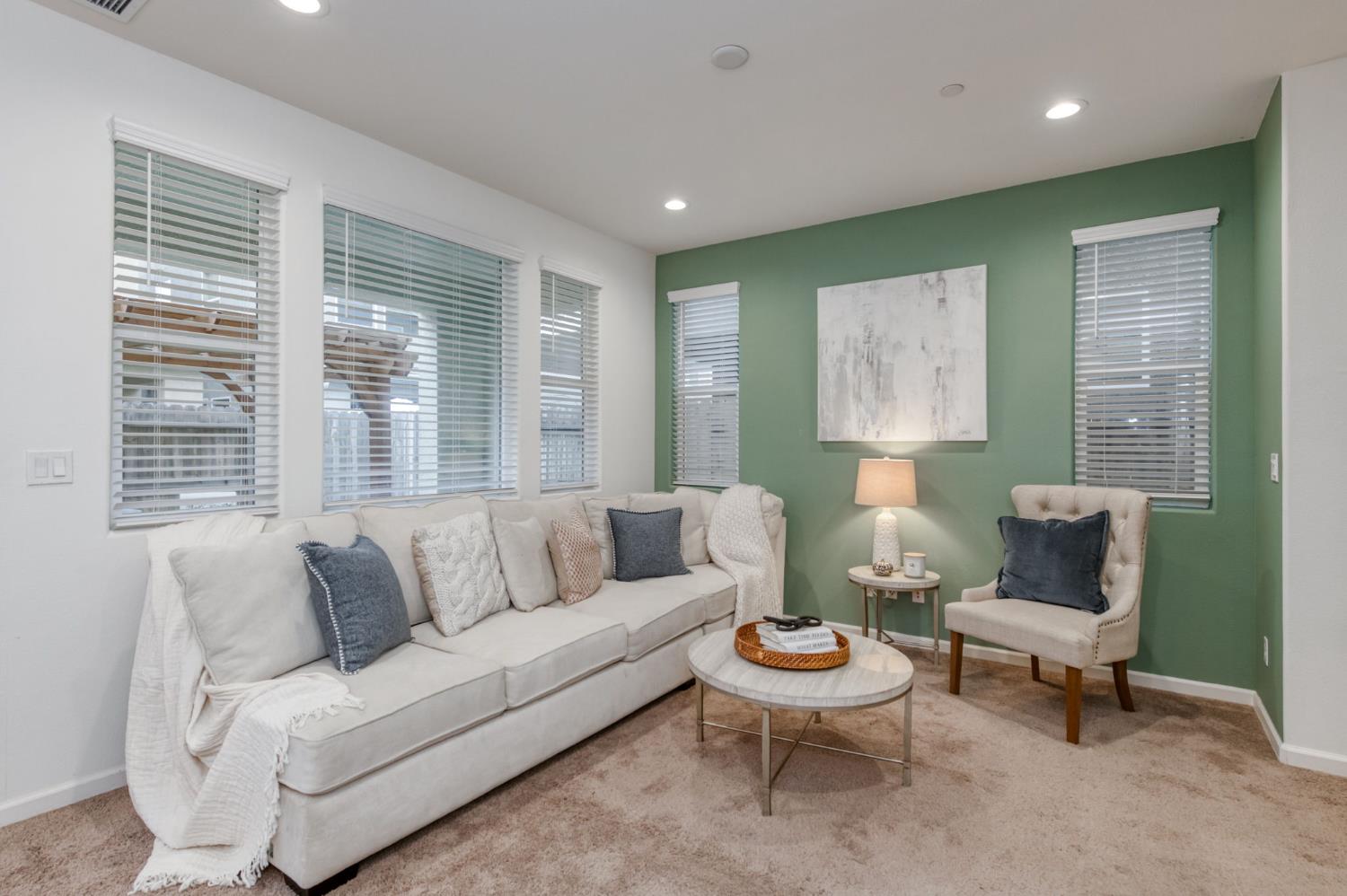 116 Aria Ave S, Madera, CA 93636