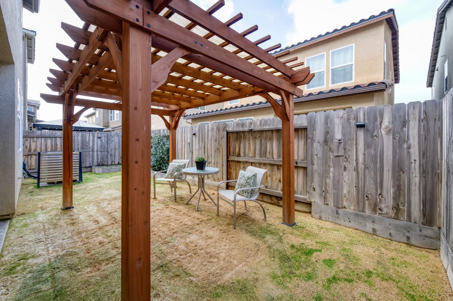 116 Aria Ave S, Madera, CA 93636