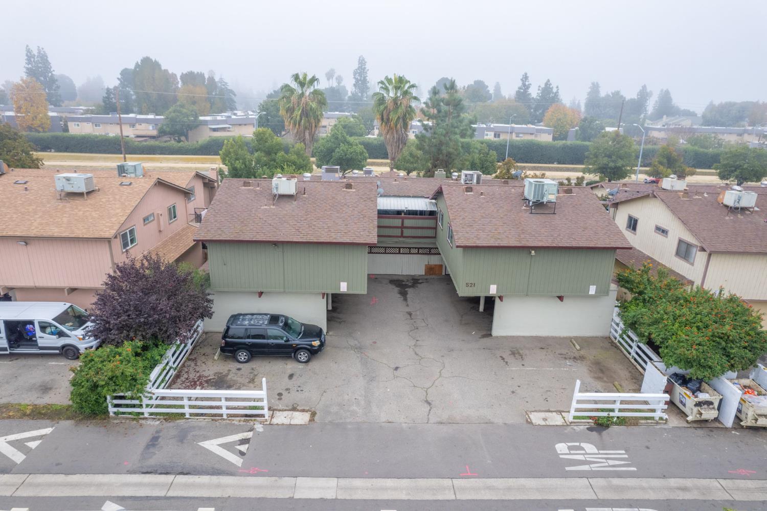 521 W Ashlan, Clovis, CA 93612